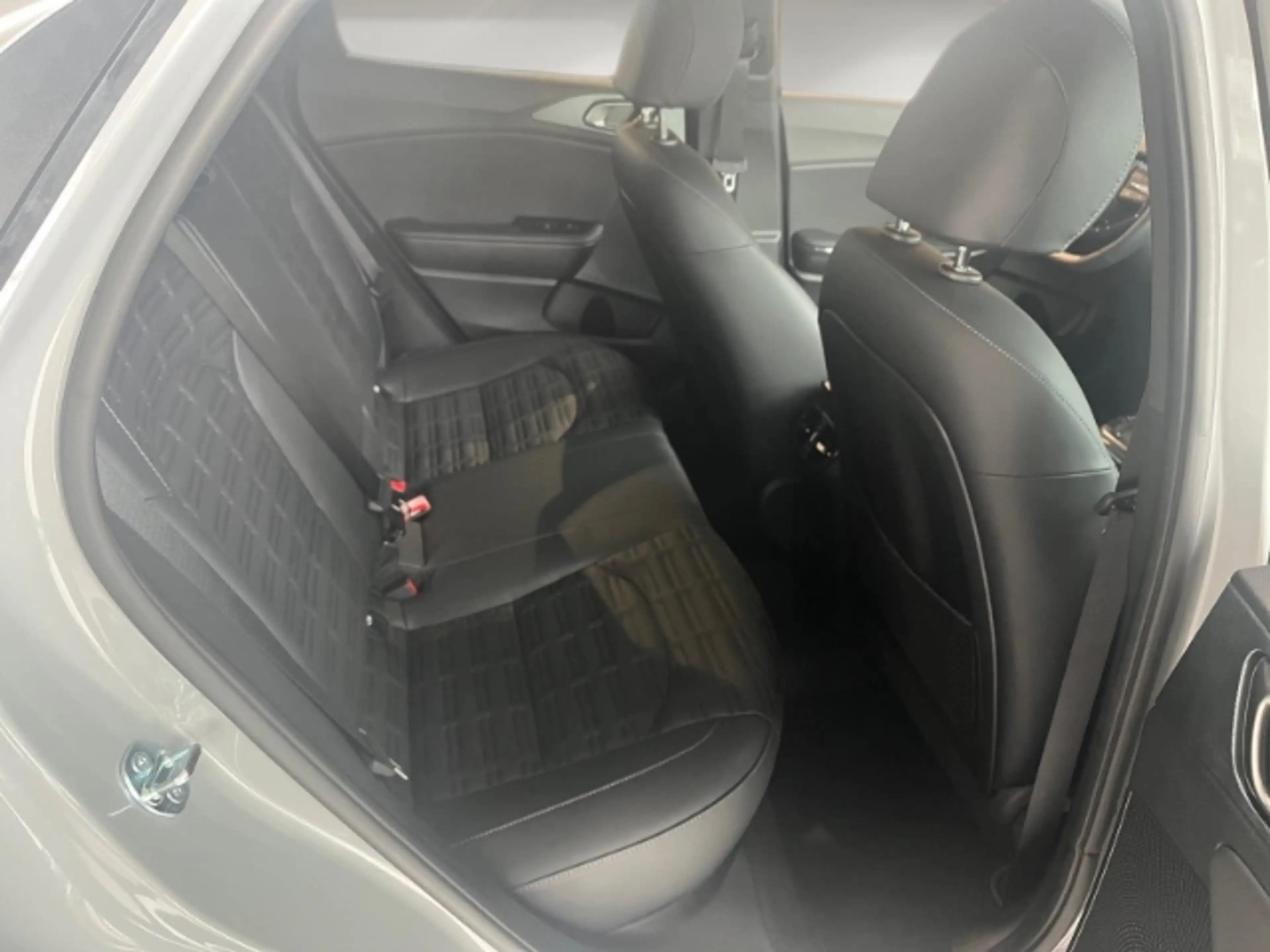 Kia XCeed Spirit 1.6T Navi,Klima,Kamera,DAB,Carplay,Tempomat — photo 13