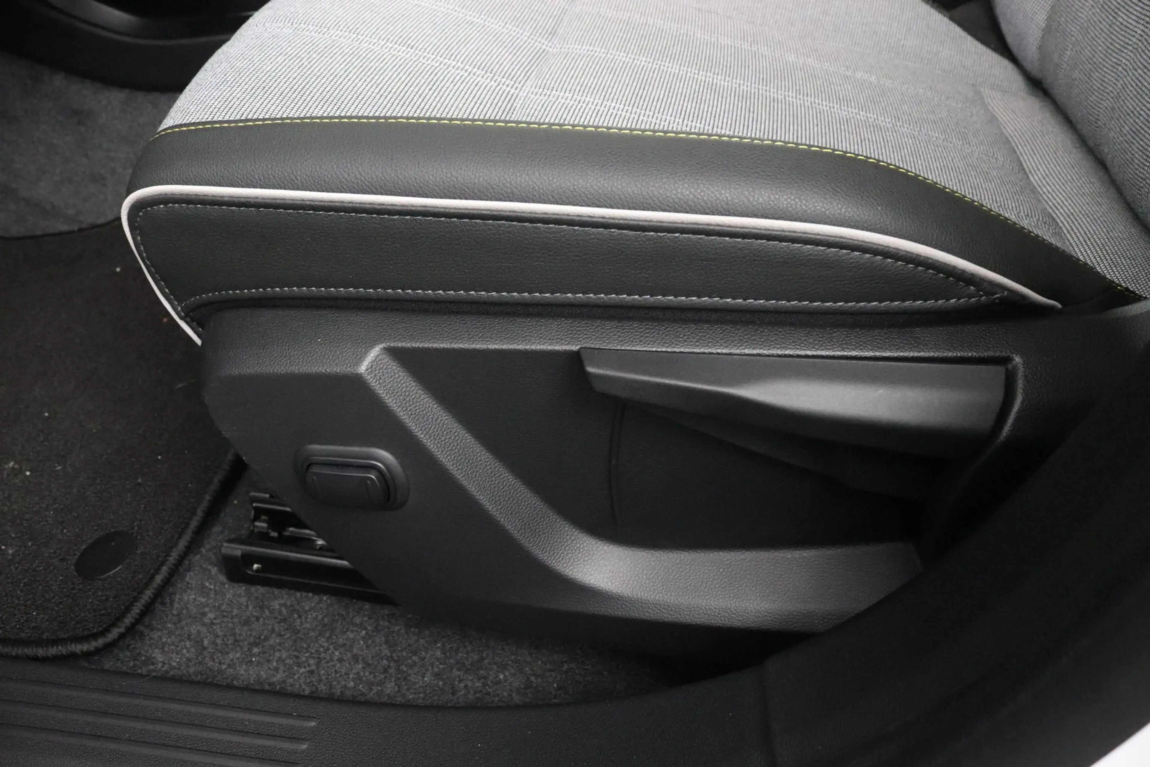 Renault Scenic E-Tech EV87 long range techno Pack Light & Sound | — photo 24
