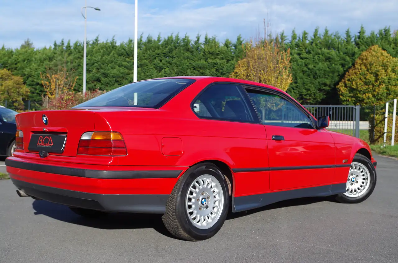 BMW 318 iS, foto 6