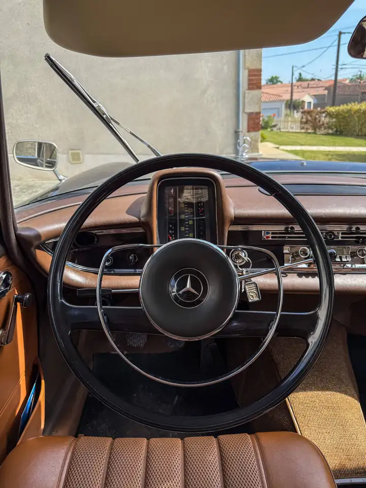 Mercedes-Benz 230 Mercedes 230 Heckflosse 1967, foto 11