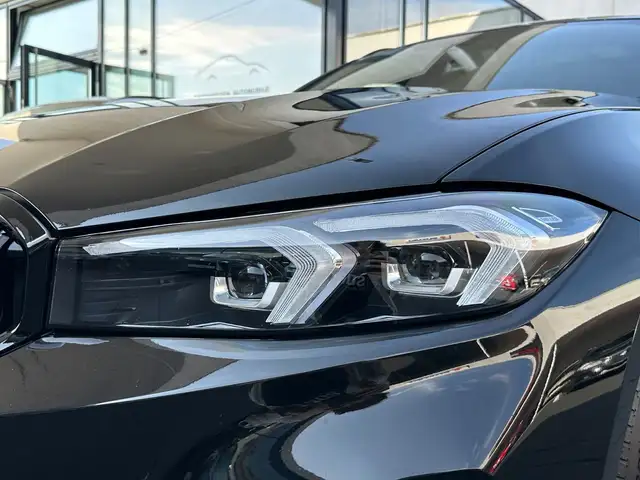 BMW 3 Series view 9