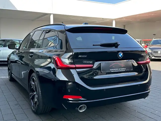 BMW 3 Series view 3