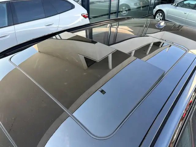 BMW 3 Series view 10
