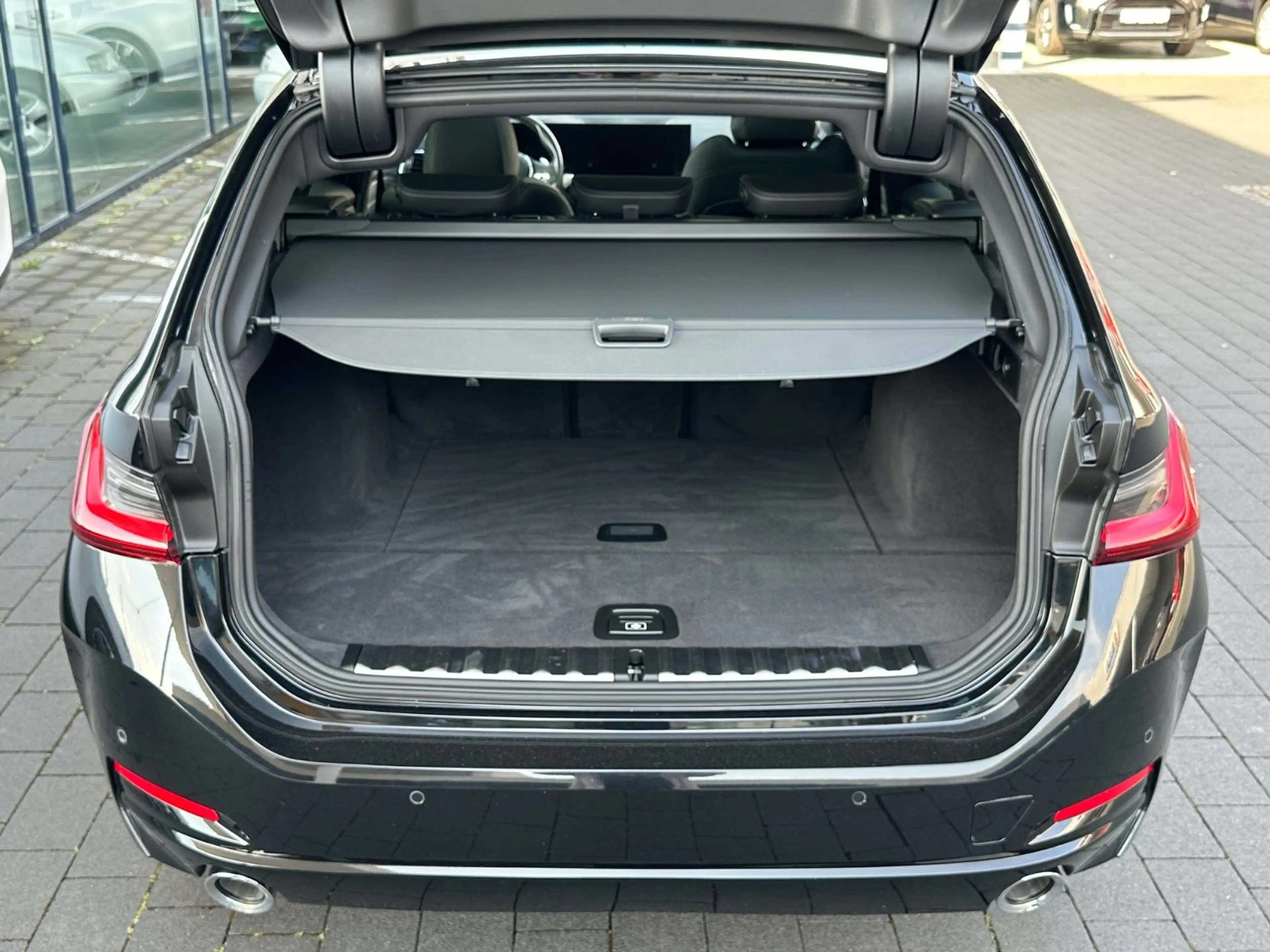 BMW 320 d Touring xDrive | Panorama | H&K | AHK — photo 8