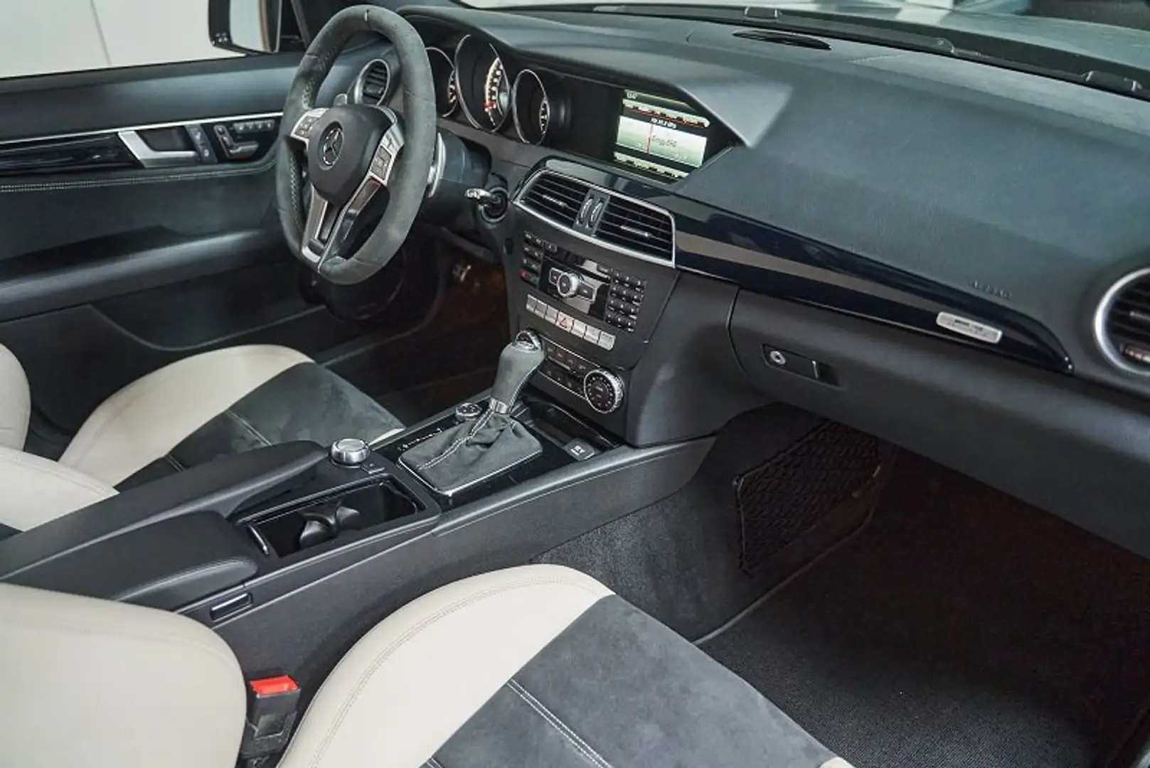 Mercedes-Benz C 63 AMG C+63+AMG+AMG+SPEEDSHIFT+MCT+Edition+507 - 2
