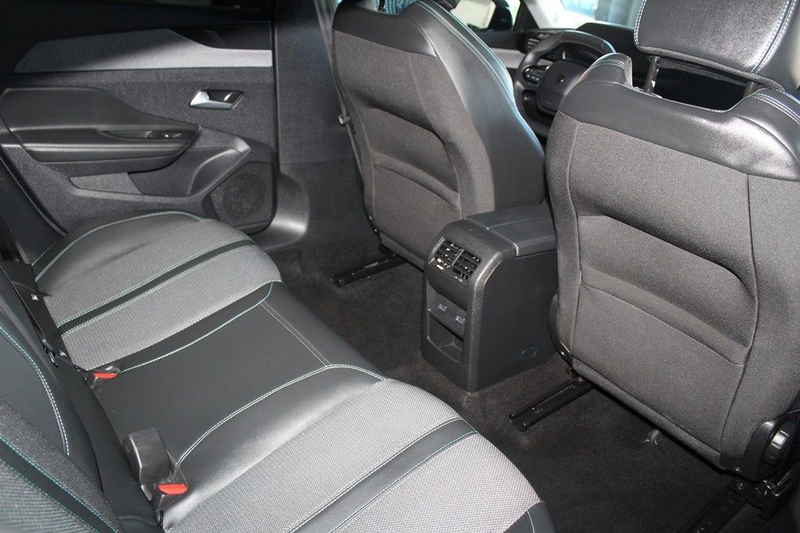 Peugeot 408 Hybrid 145 e-DSC6 Allure*FULL-LED*360°*ACC* — photo 15