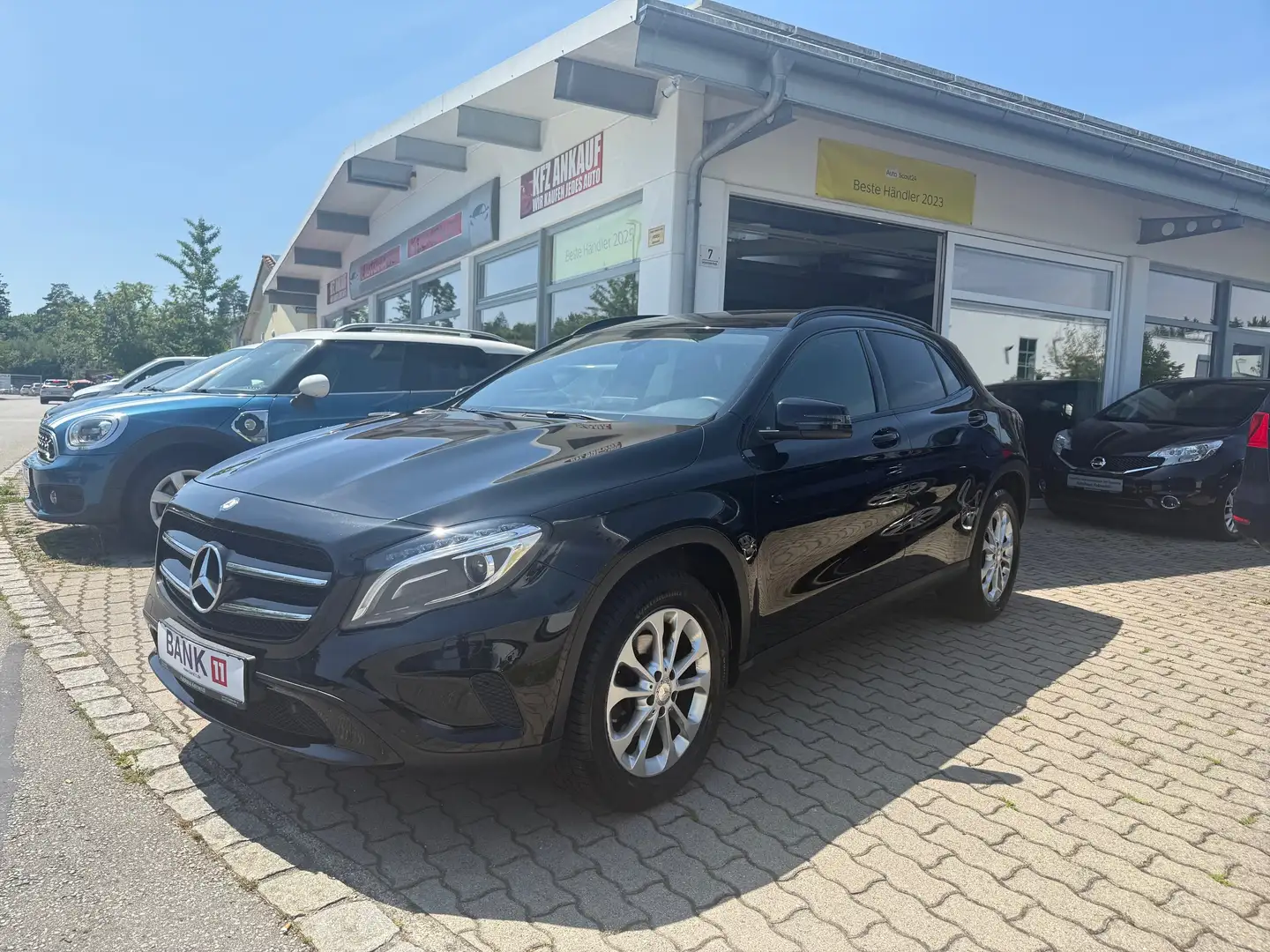 Mercedes-Benz GLA 200 GLA 200 d Score Schwarz - 1