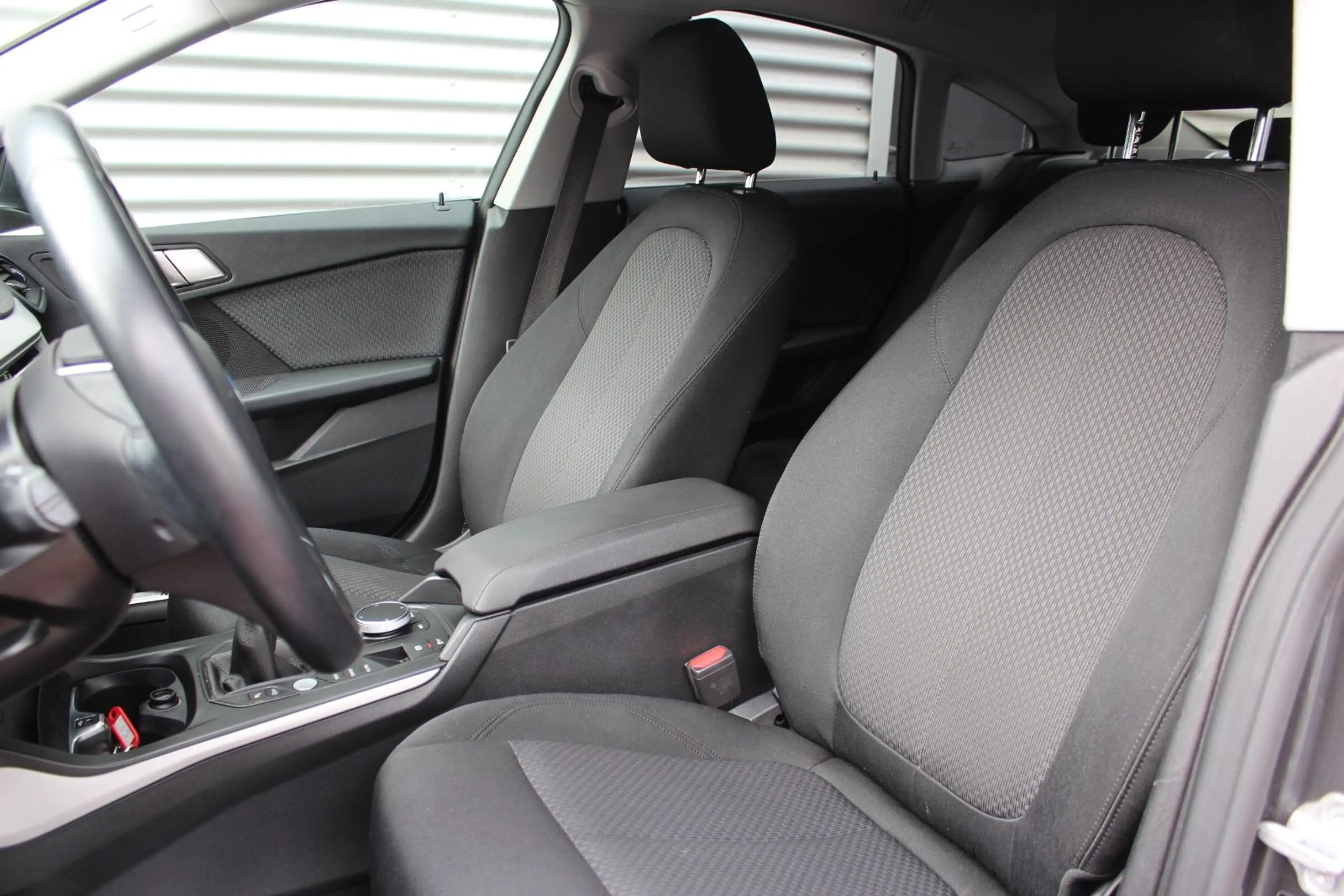 BMW 218 218 i GRAN COUPE KLIMA NAVI PDC AHK 6.GANG 2.Hd — photo 9