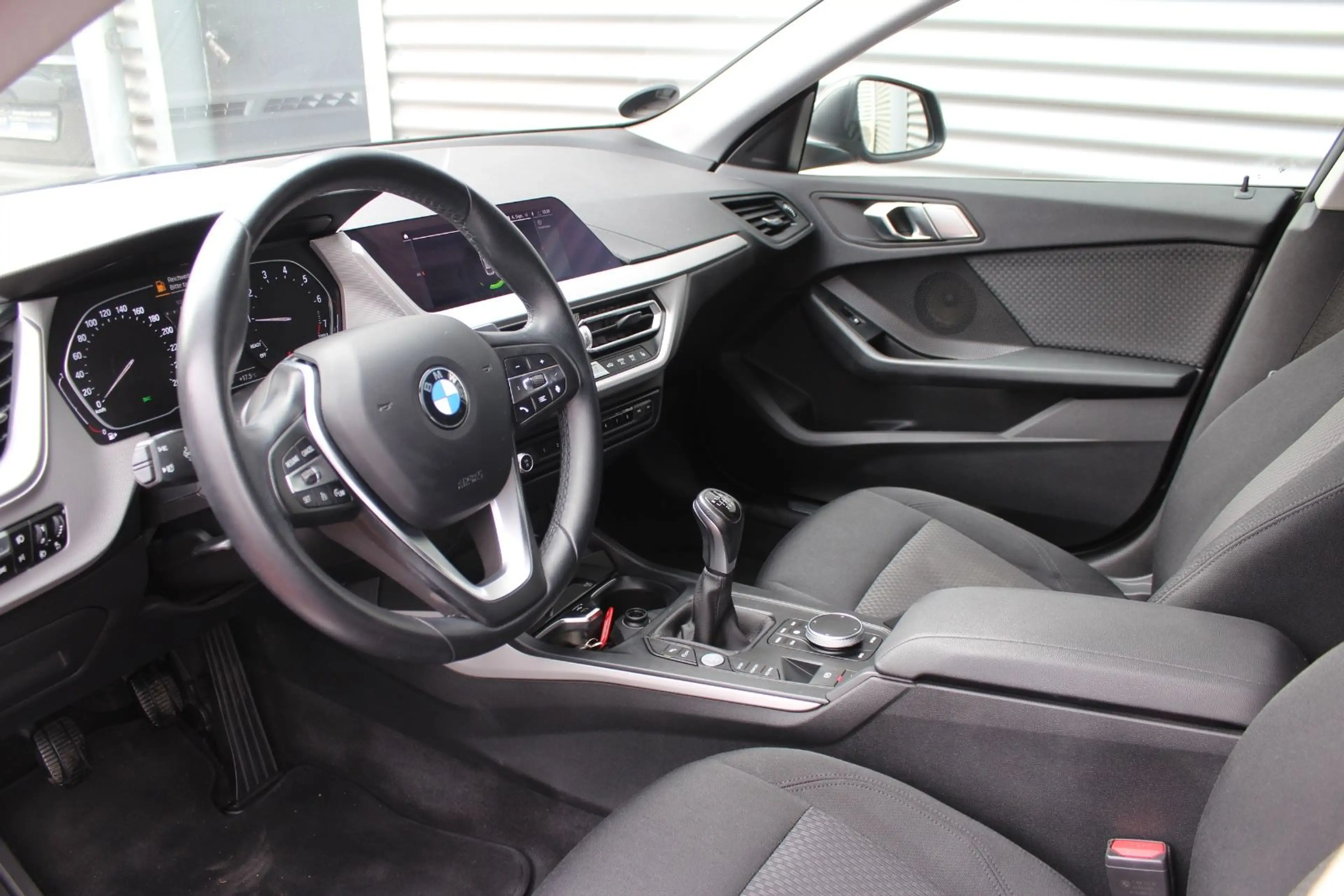 BMW 218 218 i GRAN COUPE KLIMA NAVI PDC AHK 6.GANG 2.Hd — photo 4