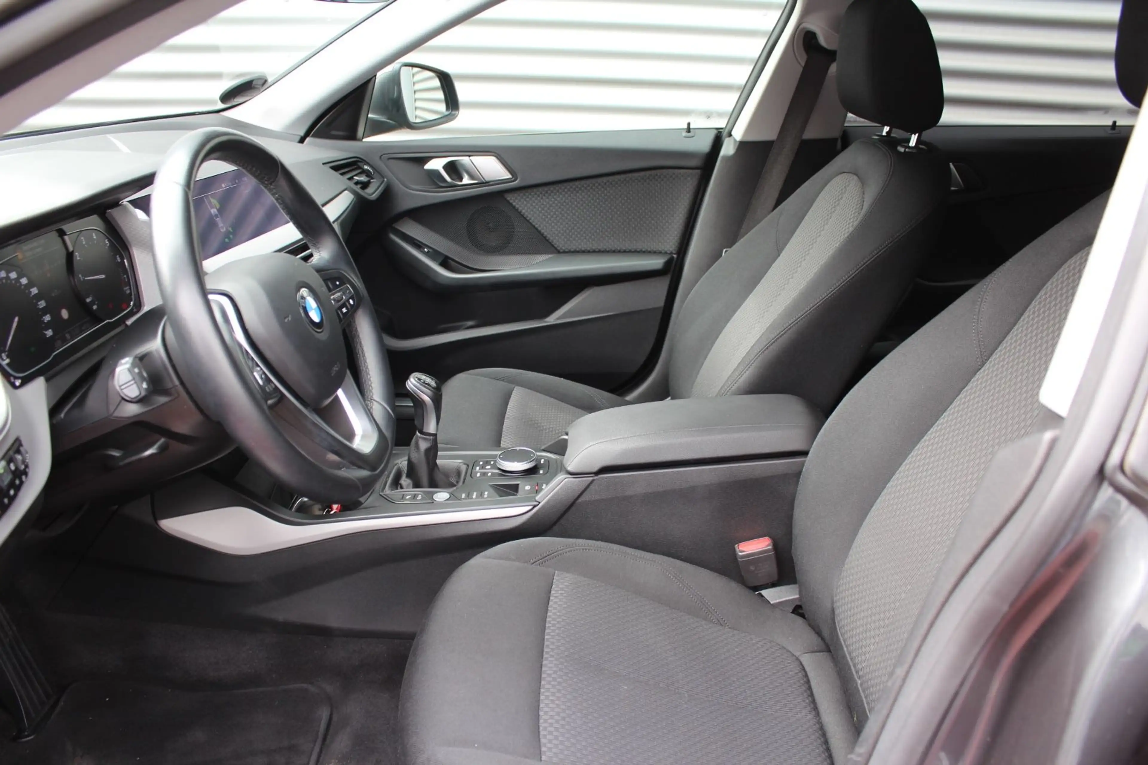 BMW 218 218 i GRAN COUPE KLIMA NAVI PDC AHK 6.GANG 2.Hd — photo 10