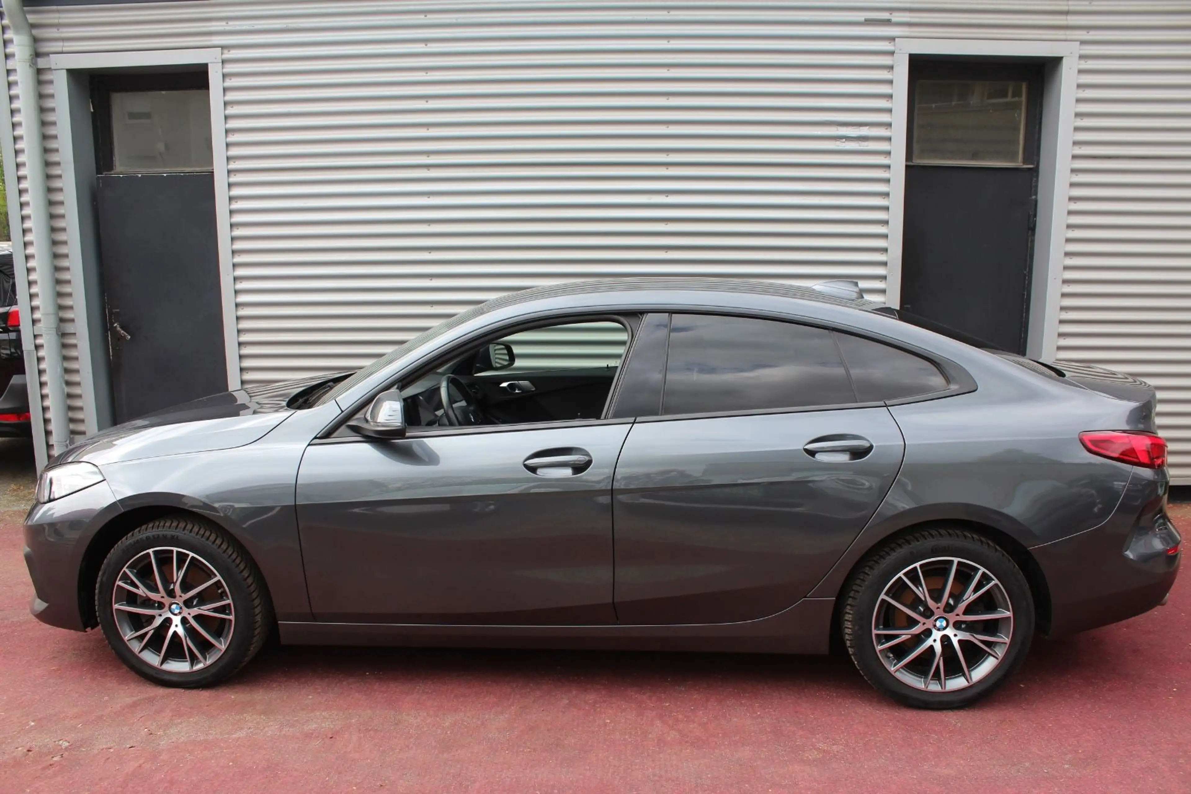 BMW 218 218 i GRAN COUPE KLIMA NAVI PDC AHK 6.GANG 2.Hd — photo 3