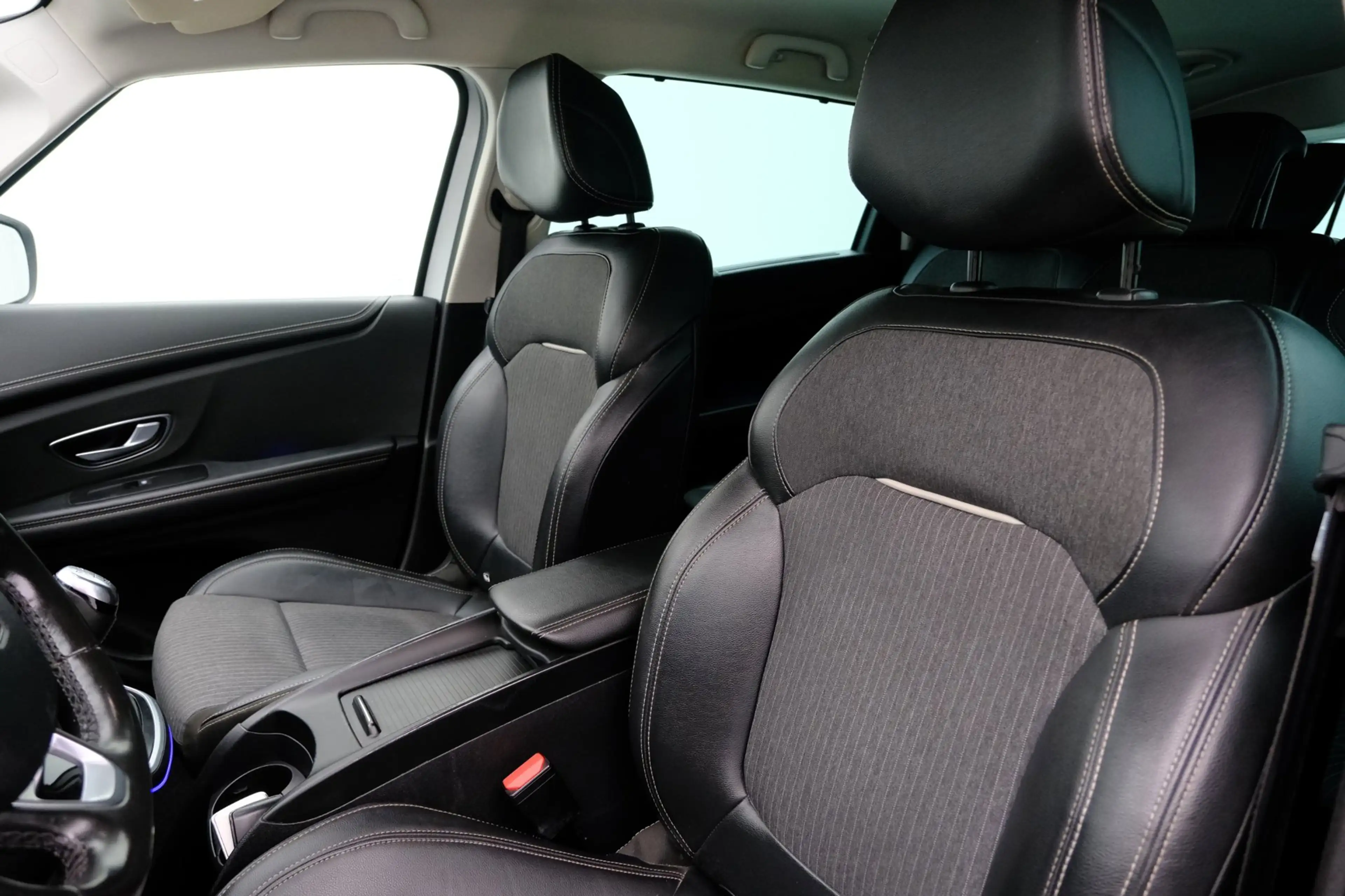 Renault Grand Scenic 1.3 TCe 140pk Intens 7-pers Navi|1e Eig|Half Leder — photo 29