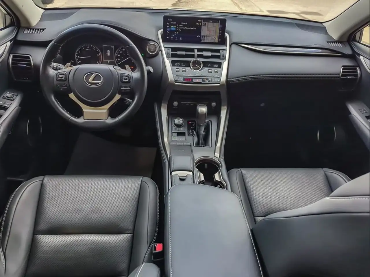 Lexus NX снимка Lexus NX