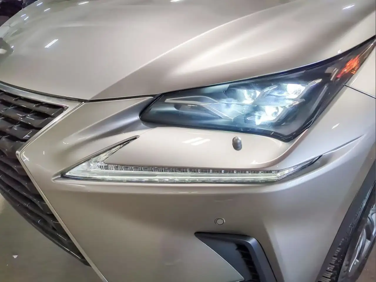 Lexus NX снимка Lexus NX
