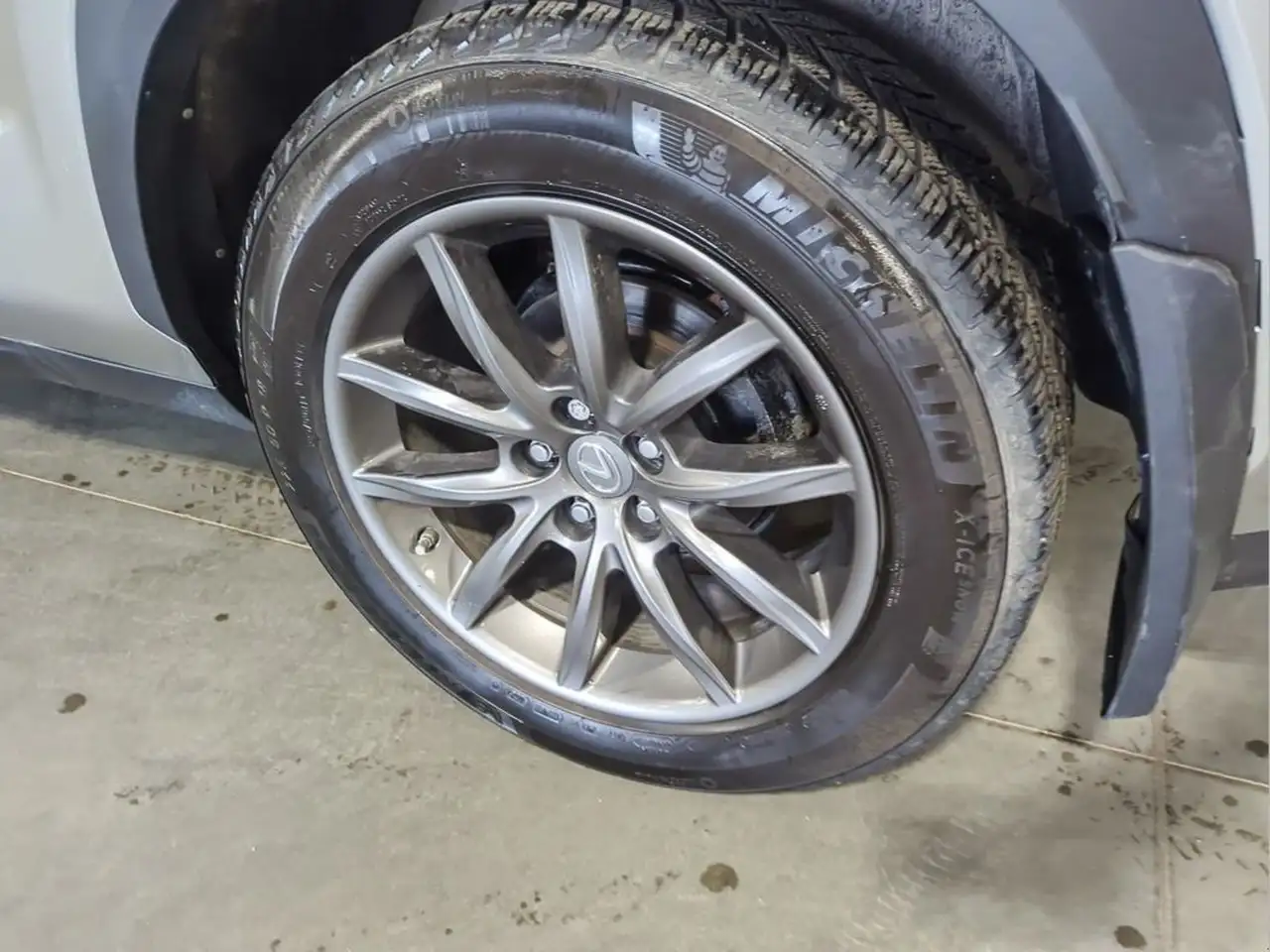 Lexus NX снимка Lexus NX