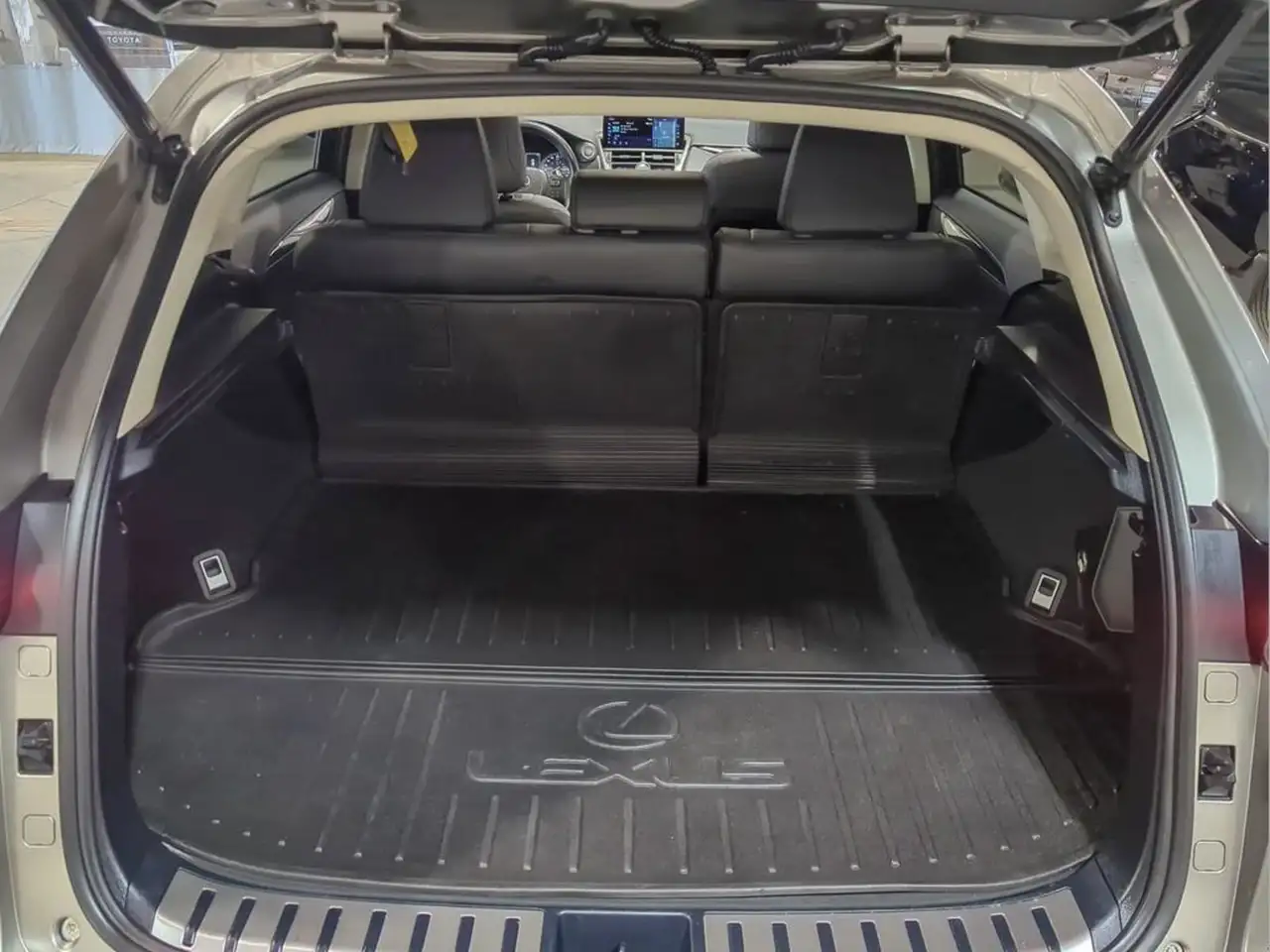 Lexus NX снимка Lexus NX