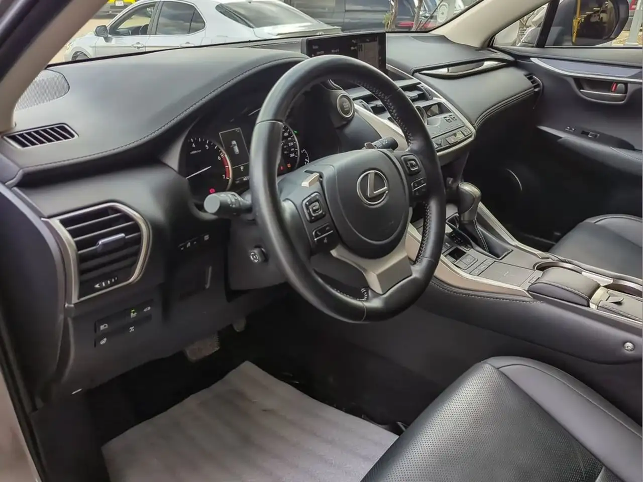 Lexus NX снимка Lexus NX