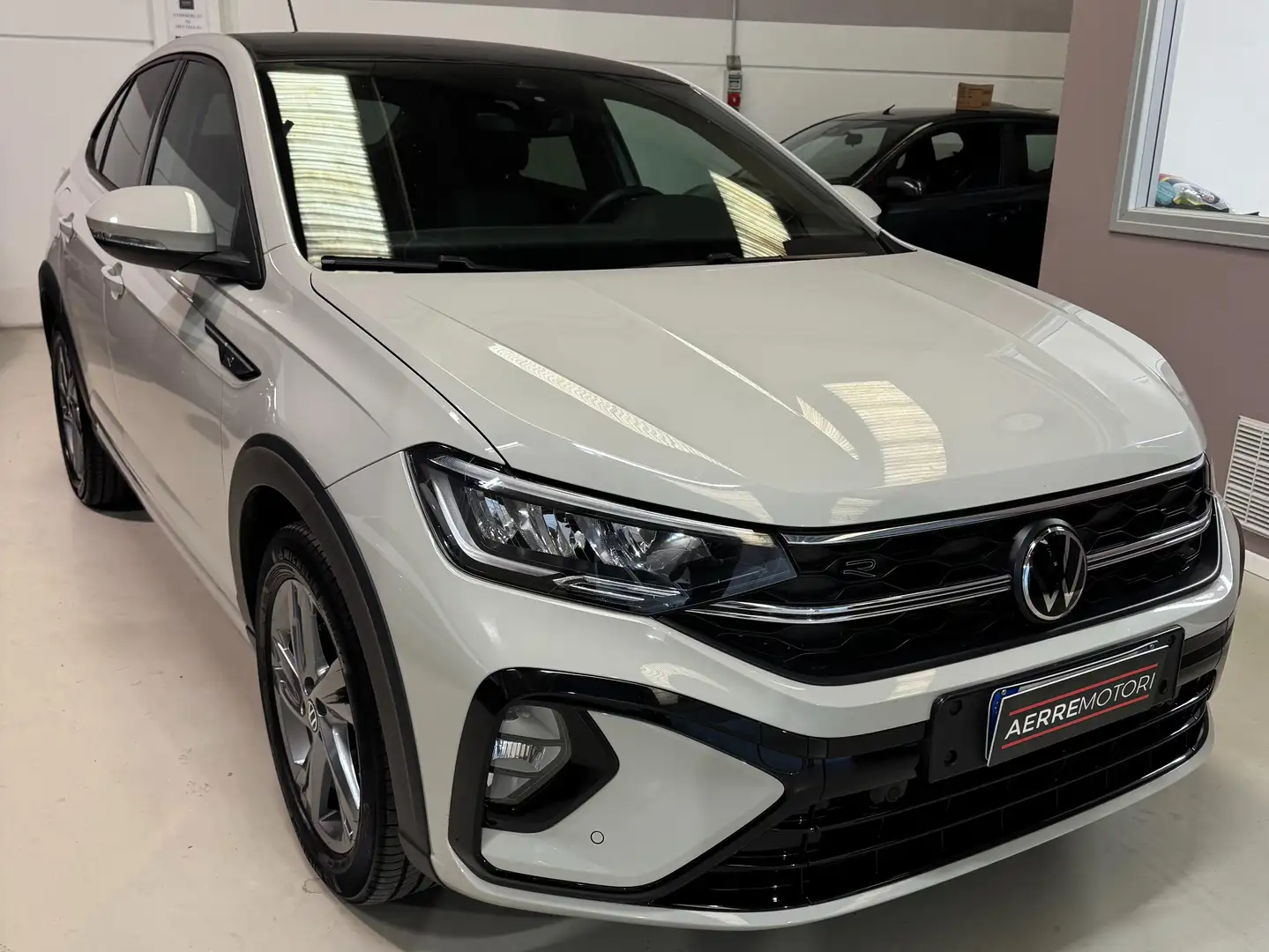 Volkswagen Taigo Taigo 1.0 tsi R-Line 110cv DSG - Tetto Apribile Gris - 2