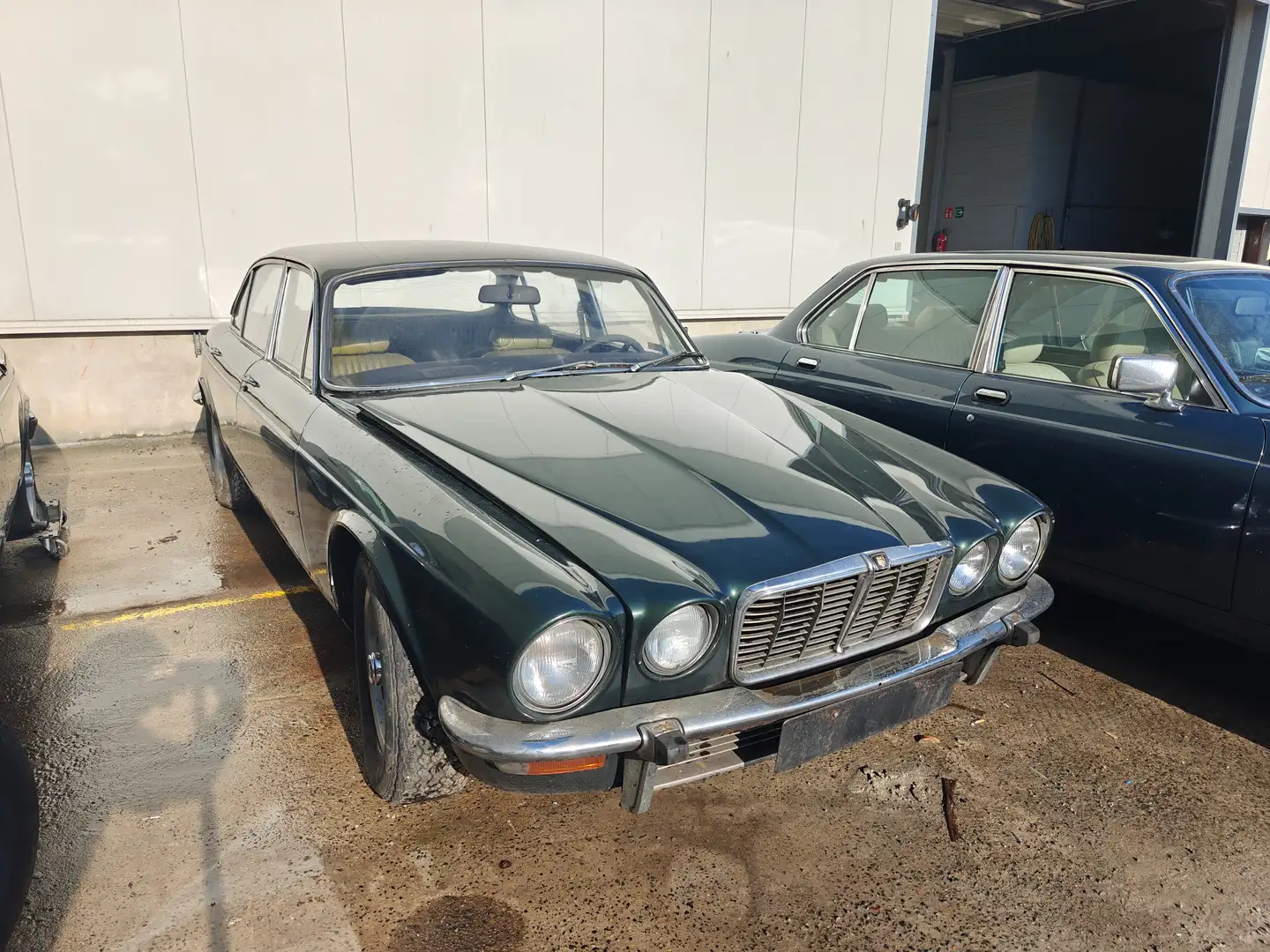 Jaguar XJ6 Series 2 (1977) 4.2 Groen - 1