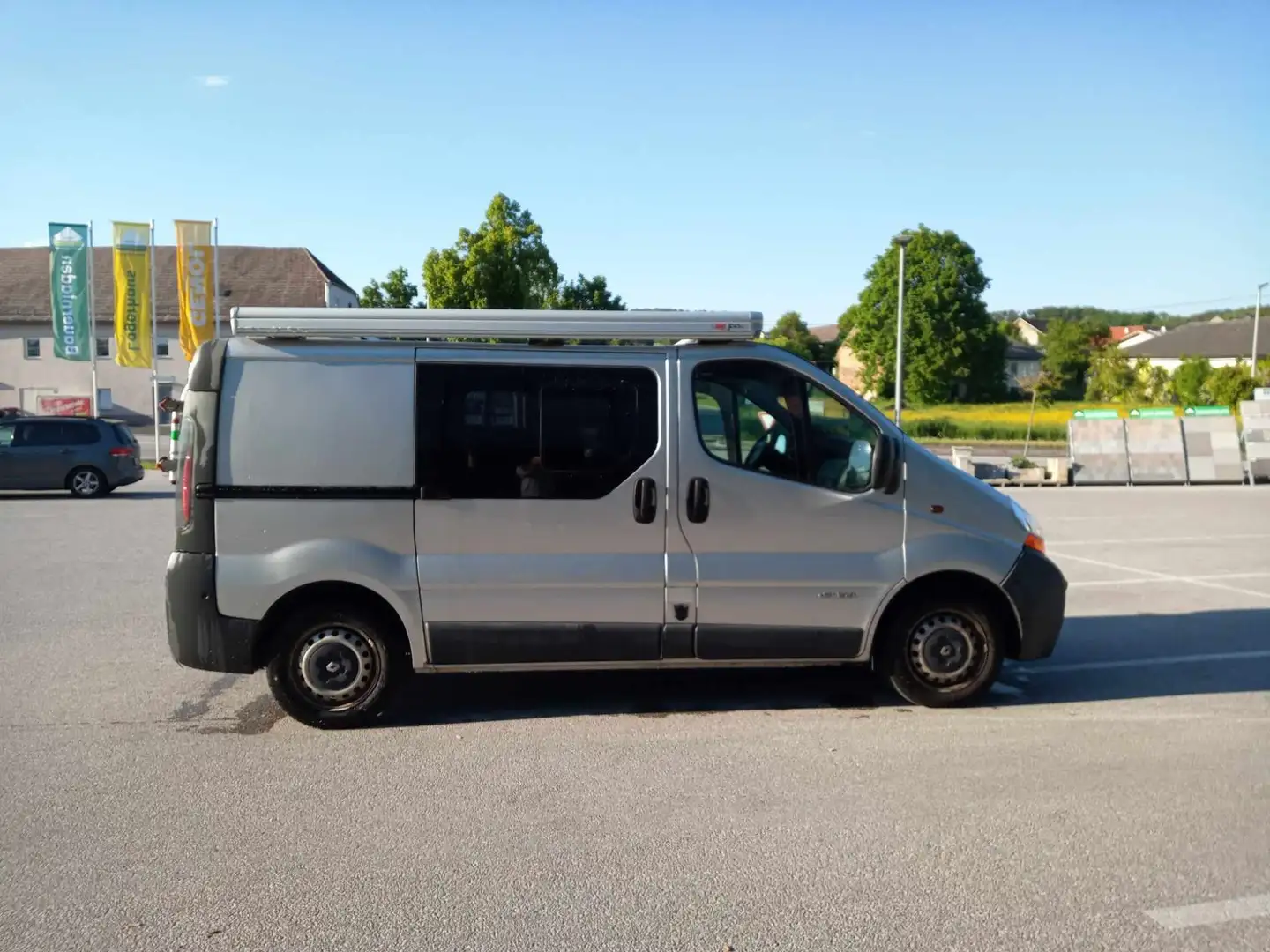 Renault Trafic L1H1 Camper Plateado - 2