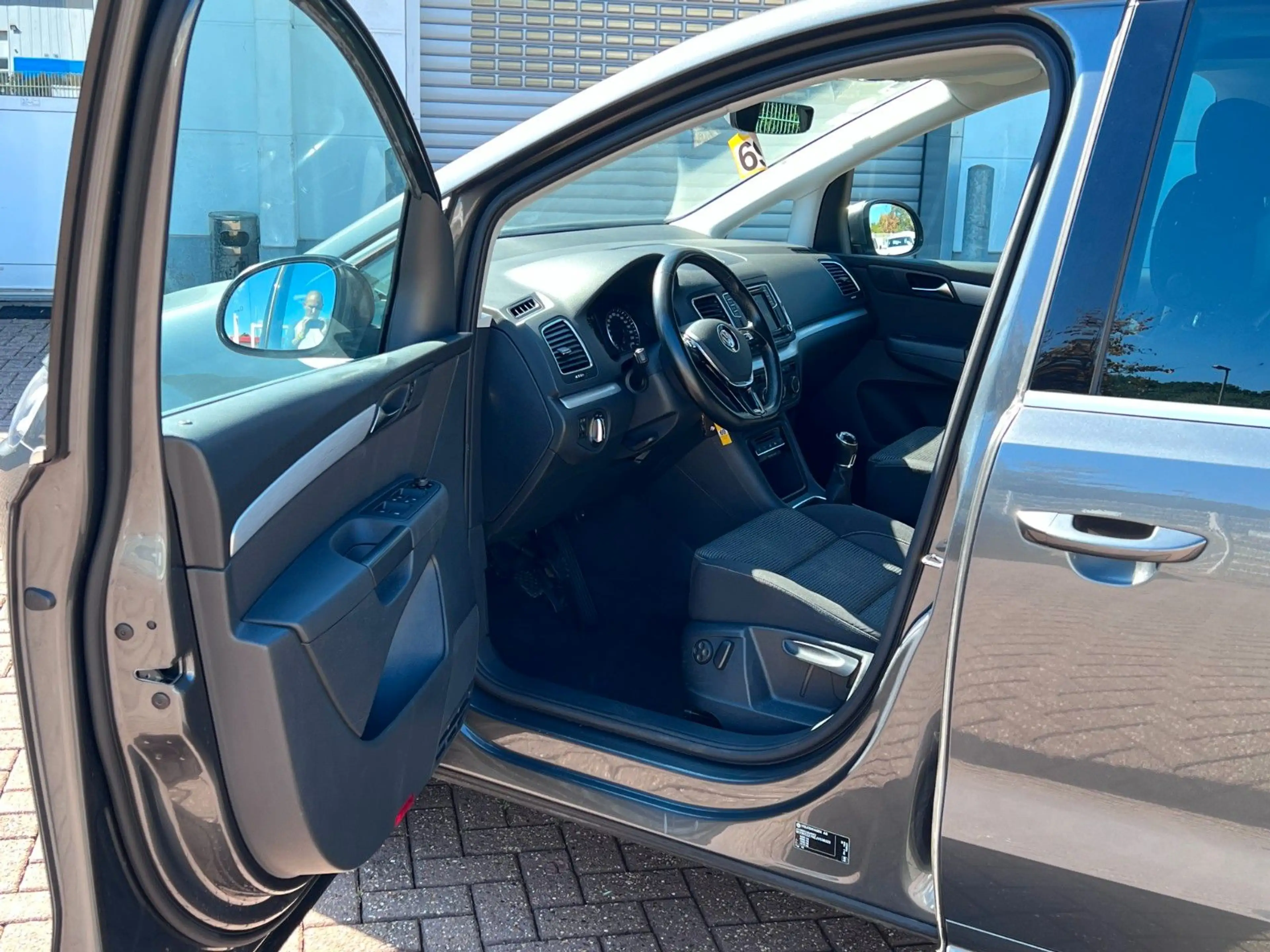 Volkswagen Sharan 2.0 TDi Comfortline Navi Cam 1.Hand — photo 9