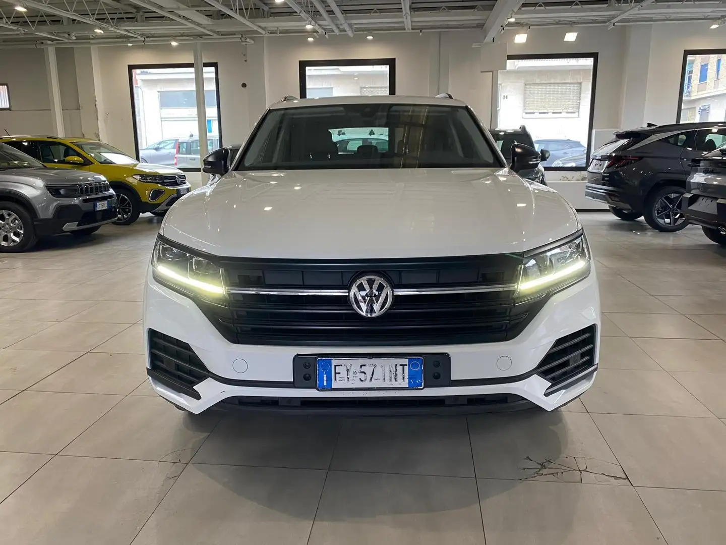 Volkswagen Touareg 3.0 V6 tdiBLACK Style 231cvtiptronic KMCERTIFICATI Blanc - 2