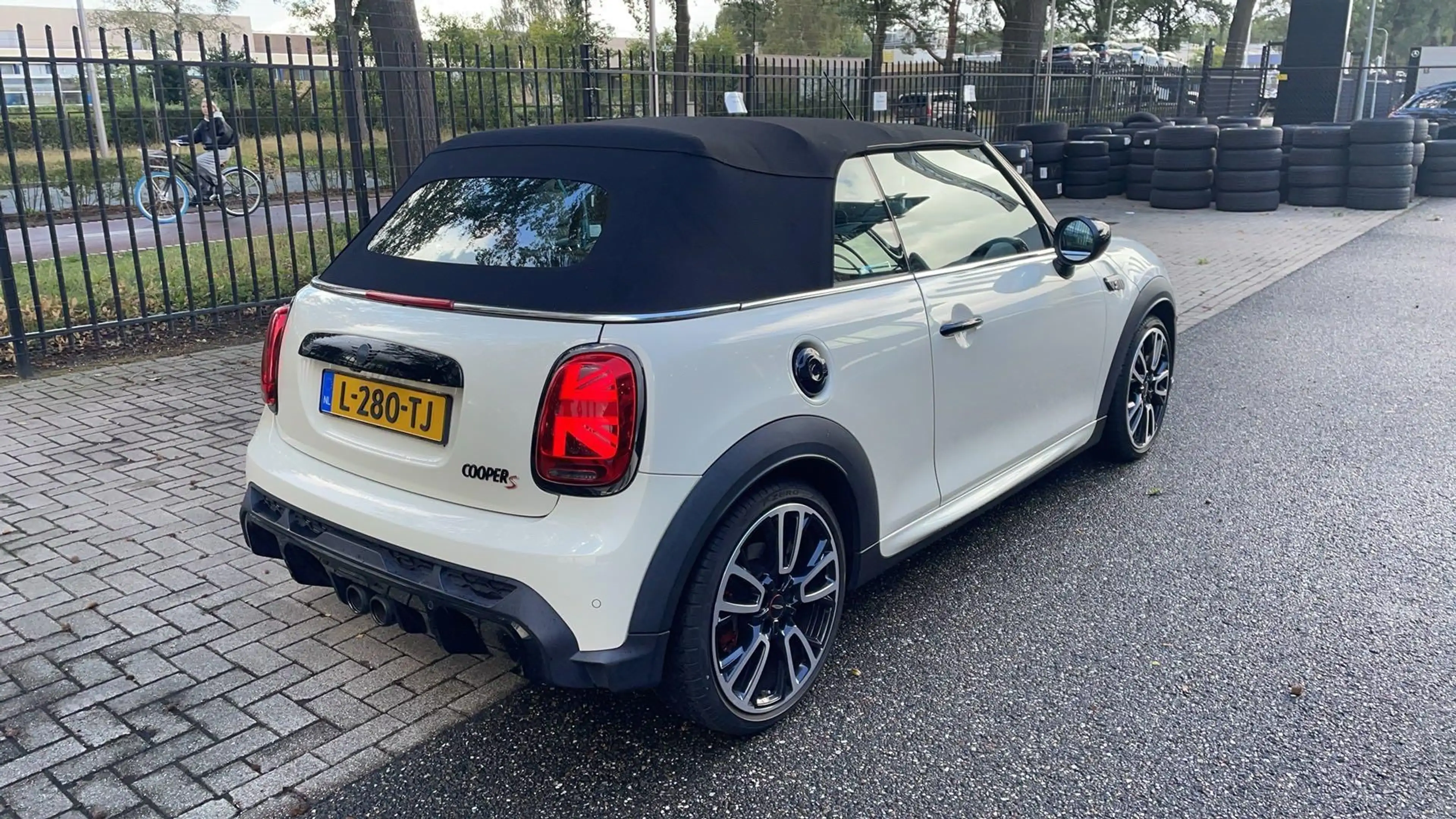 MINI Cooper S Cabrio 2.0 John Cooper Works 178 PK | Automaat | Connecte — photo 6