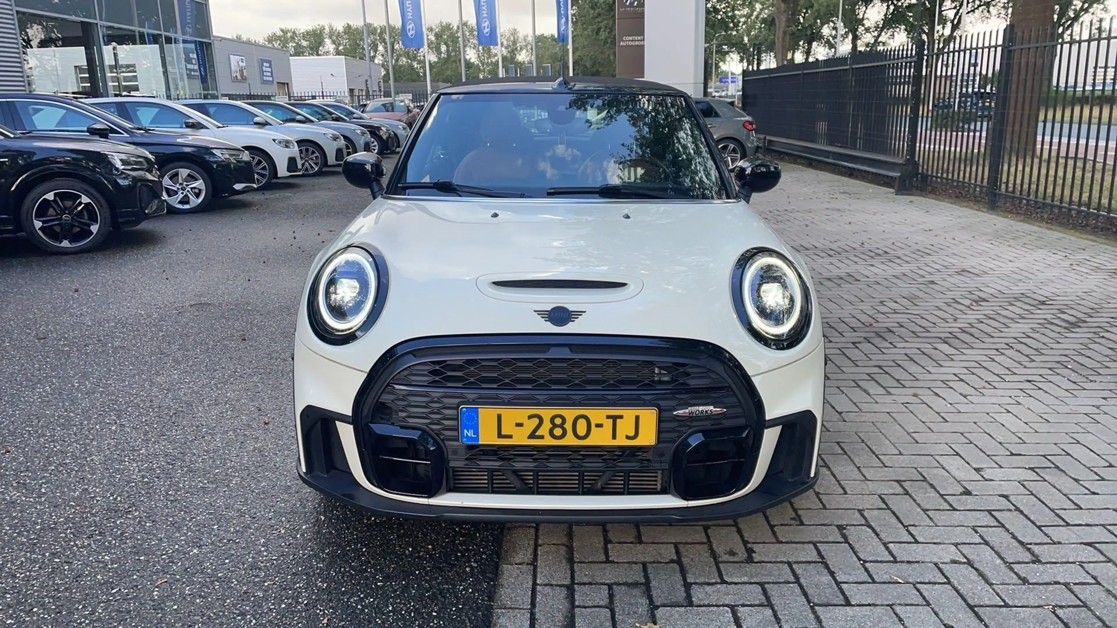 MINI Cooper S Cabrio 2.0 John Cooper Works 178 PK | Automaat | Connecte — photo 2