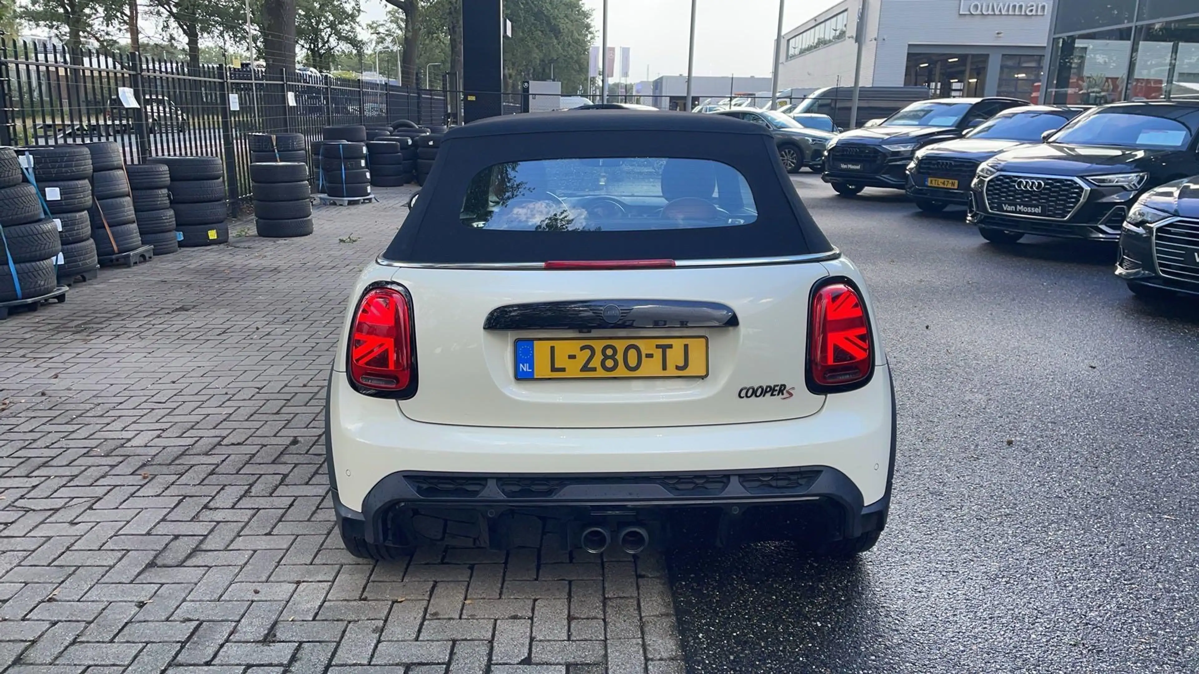 MINI Cooper S Cabrio 2.0 John Cooper Works 178 PK | Automaat | Connecte — photo 7