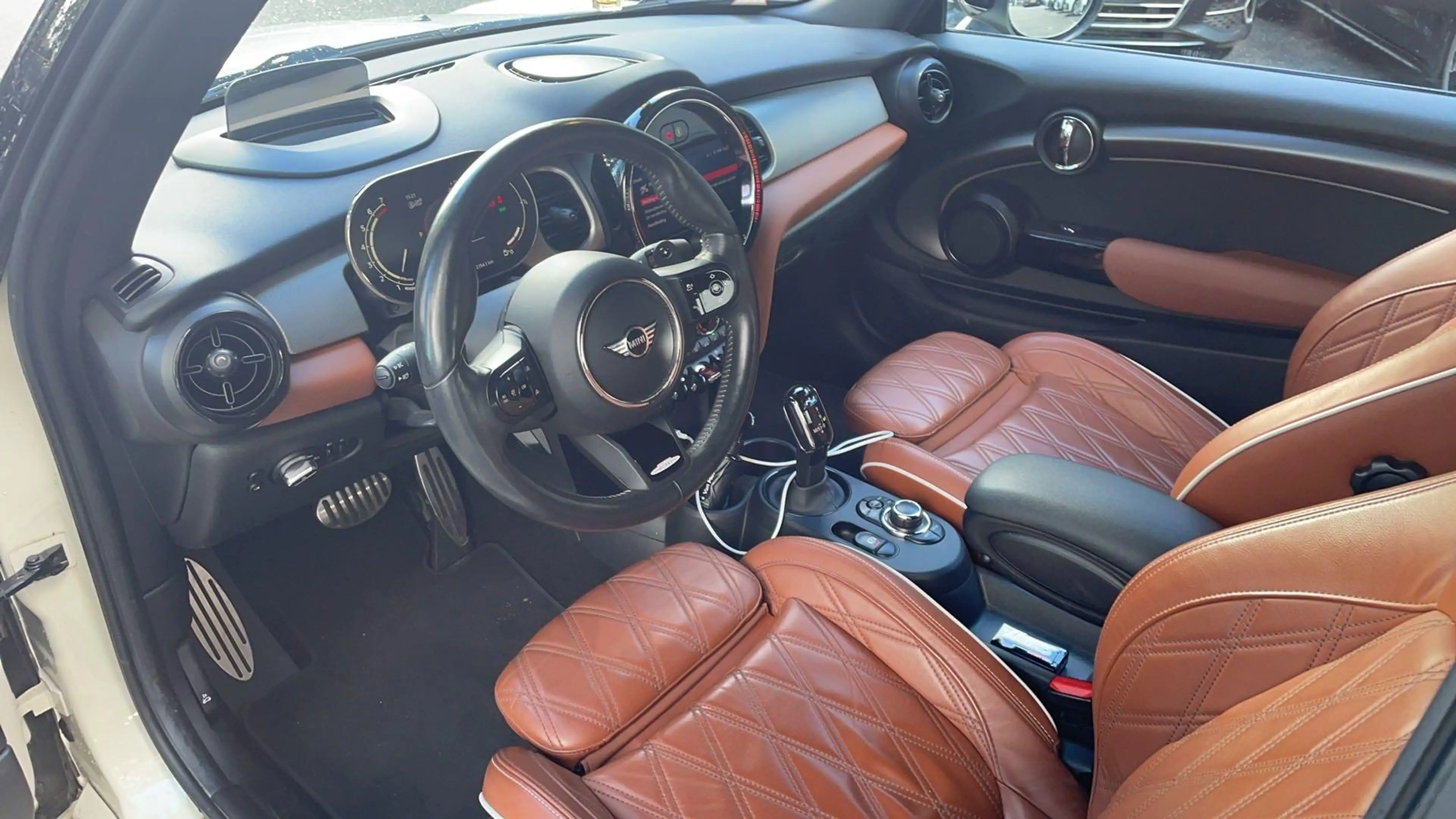 MINI Cooper S Cabrio 2.0 John Cooper Works 178 PK | Automaat | Connecte — photo 9