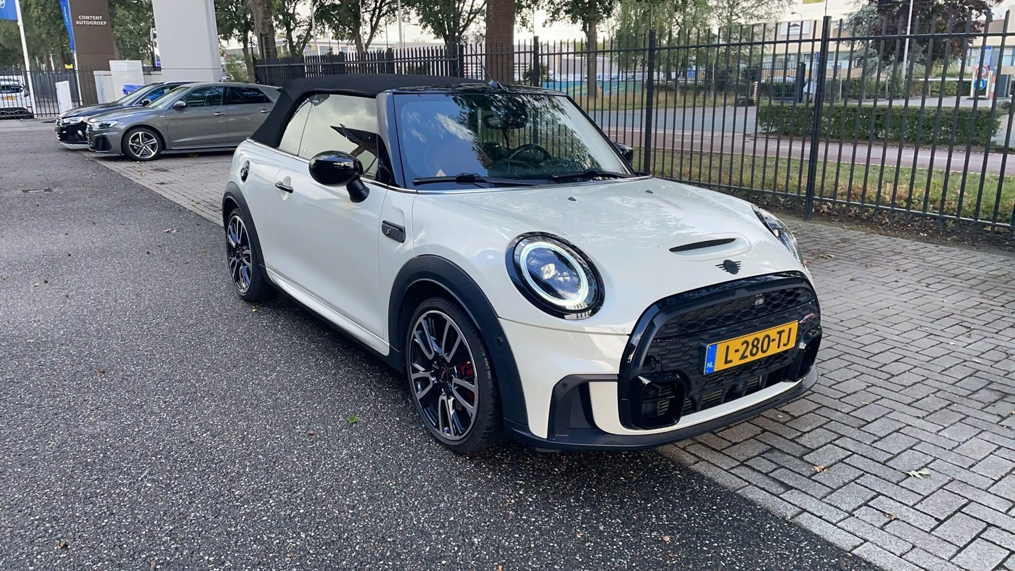 MINI Cooper S Cabrio 2.0 John Cooper Works 178 PK | Automaat | Connecte — photo 3