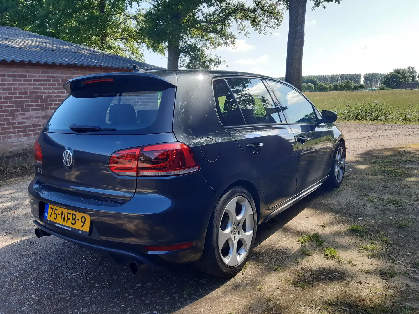 Volkswagen Golf GTI Golf 2.0 GTI Schwarz - 2
