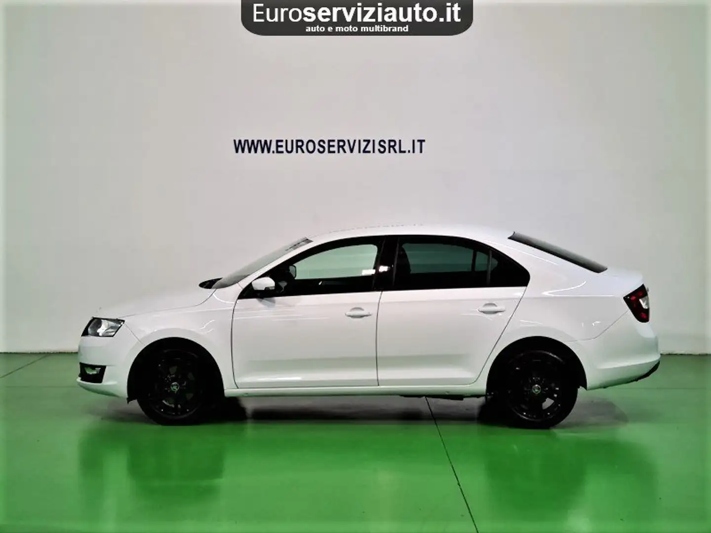 Skoda Rapid/Spaceback Rapid berlina 1.0 tsi Ambition 110cv Bílá - 2