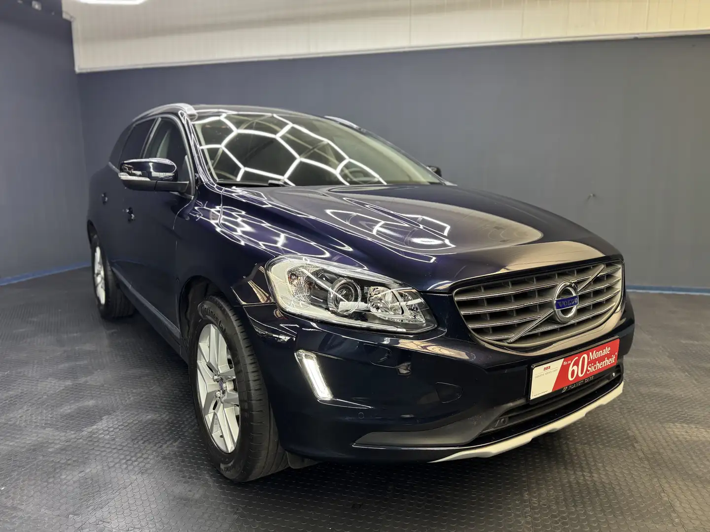 Volvo XC60 Summum AWD*3JGarantie*PANO*AHK*NAVI* Bleu - 1