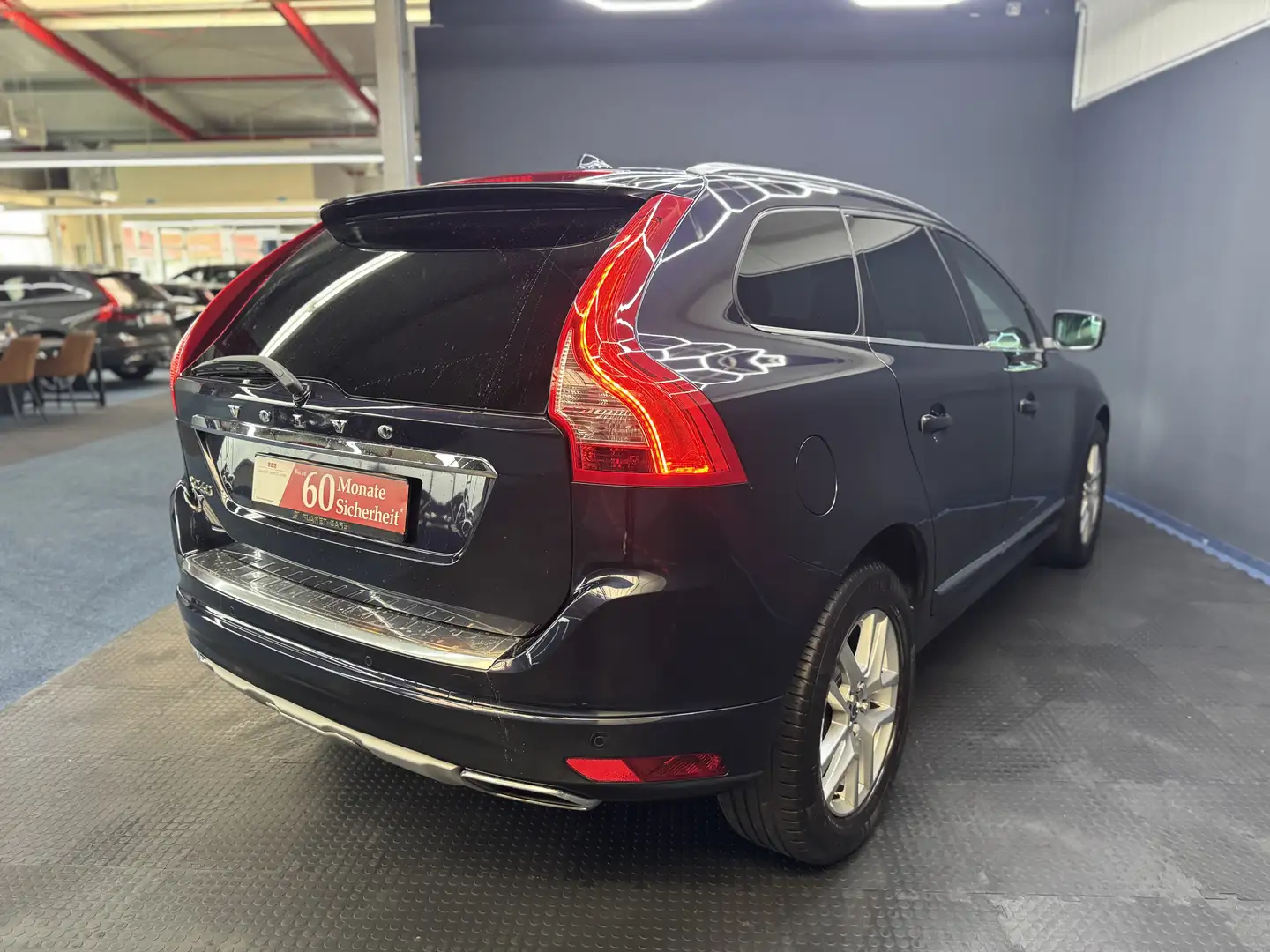 Volvo XC60 Summum AWD*3JGarantie*PANO*AHK*NAVI* Bleu - 2