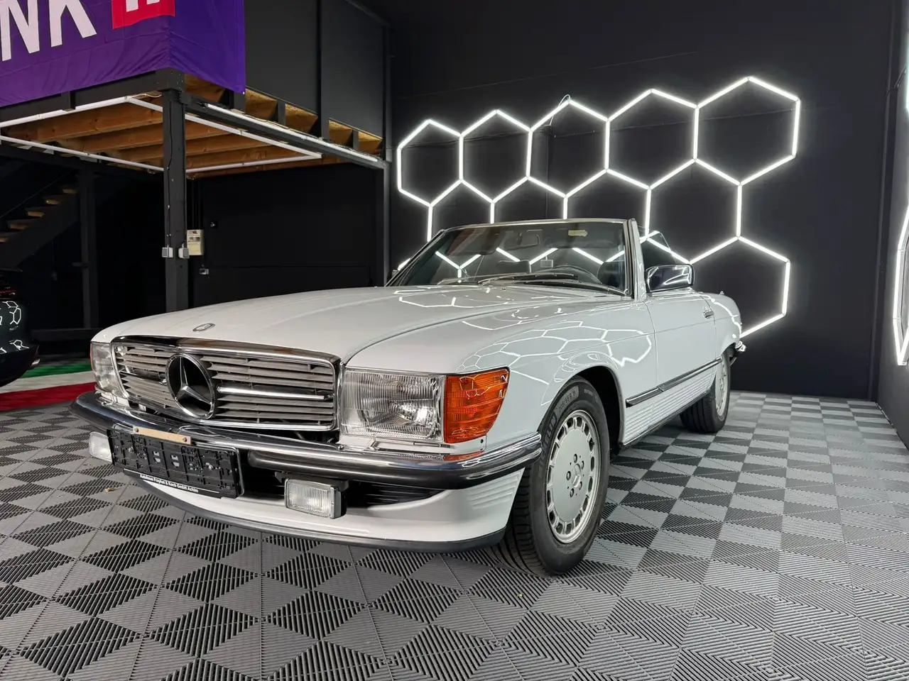 Mercedes-Benz 500 SL R107 – 45.058 km – Deutsche Erstauslieferung, foto 1