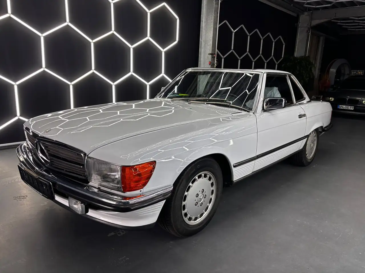 Mercedes-Benz 500 SL R107 – 45.058 km – Deutsche Erstauslieferung, foto 3