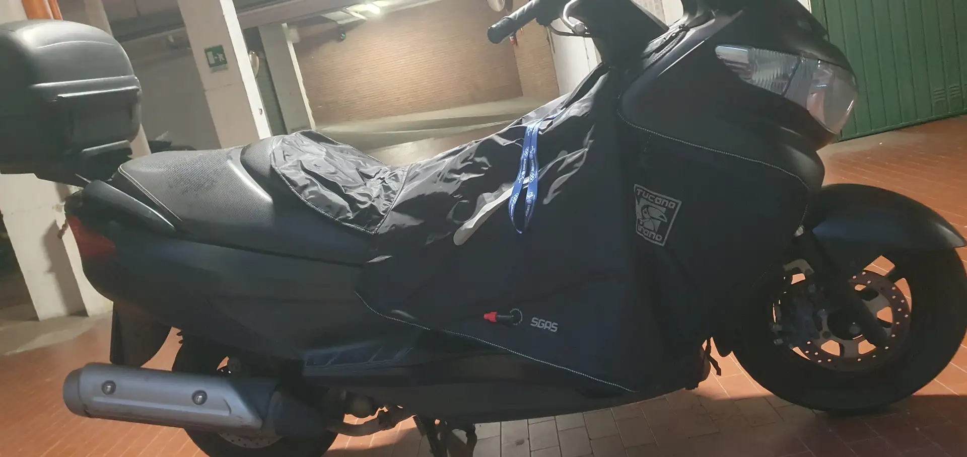 Suzuki Burgman 200 Gris - 2