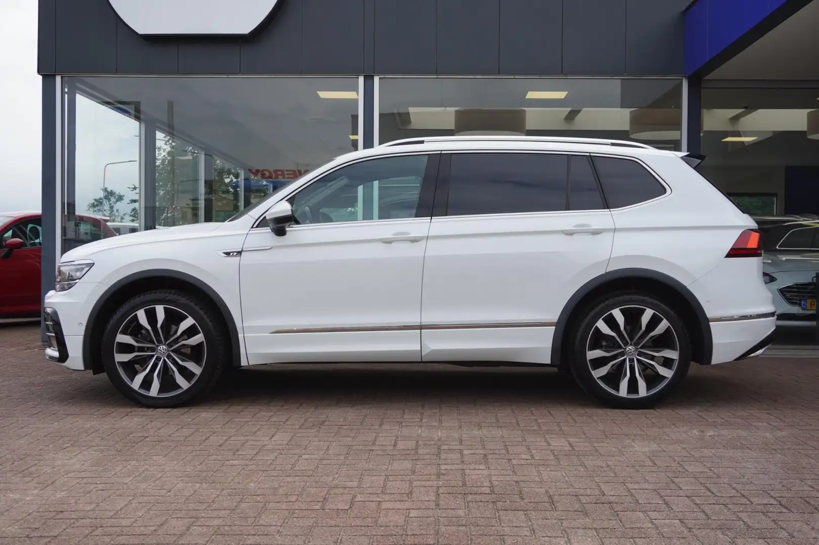 Volkswagen Tiguan Allspace 1.5 TSI Highline Business RLine | Automaat | Vol o Wit - 2