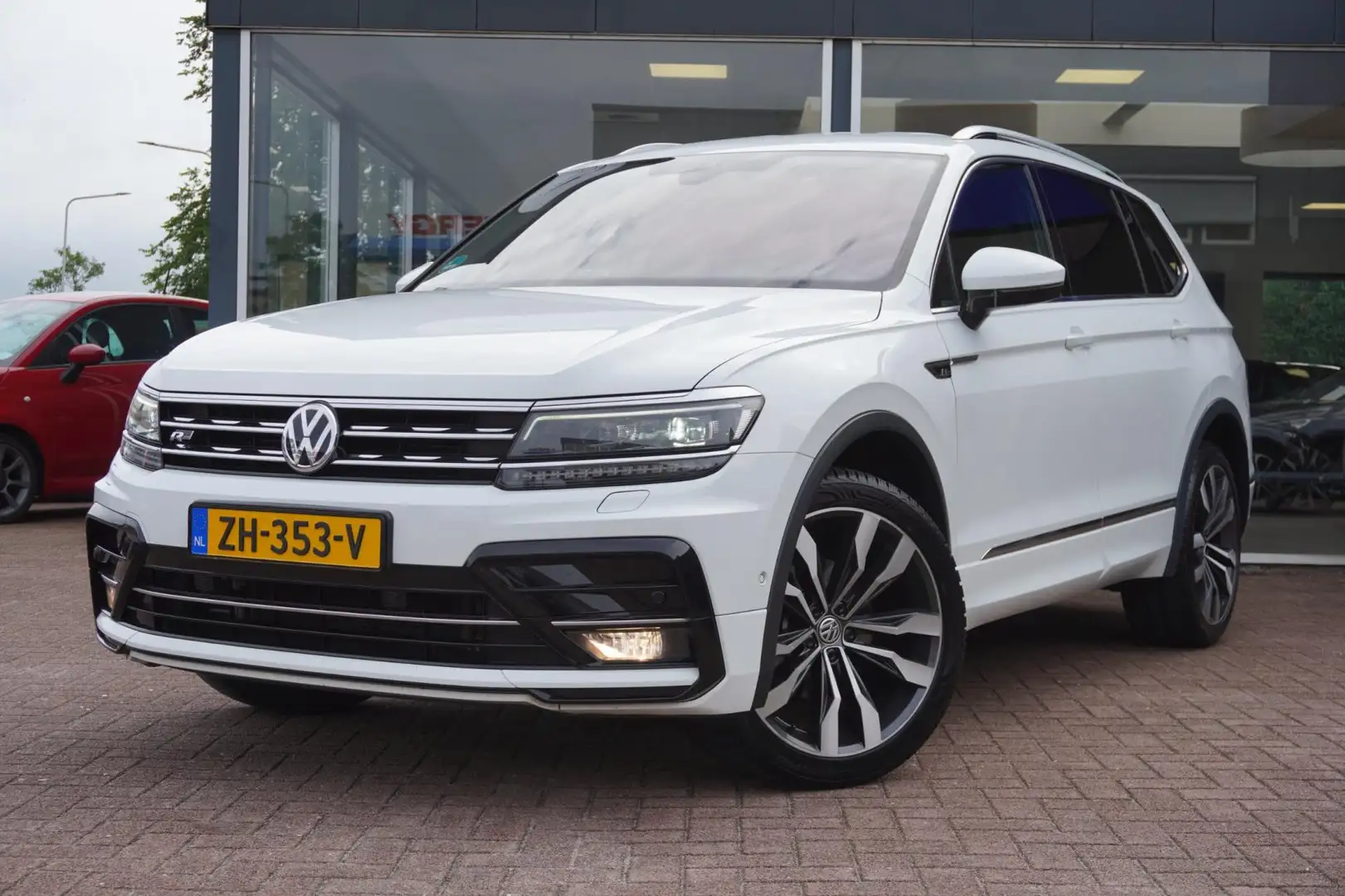 Volkswagen Tiguan Allspace 1.5 TSI Highline Business RLine | Automaat | Vol o Wit - 1