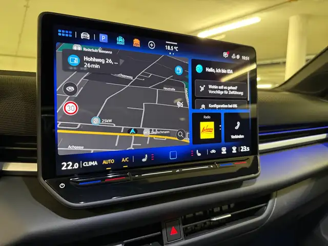 Volkswagen T-Roc view 14