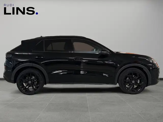 Volkswagen T-Roc view 6