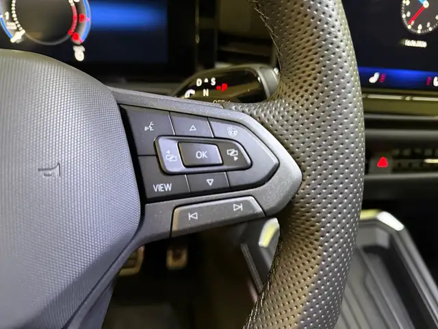 Volkswagen T-Roc view 13