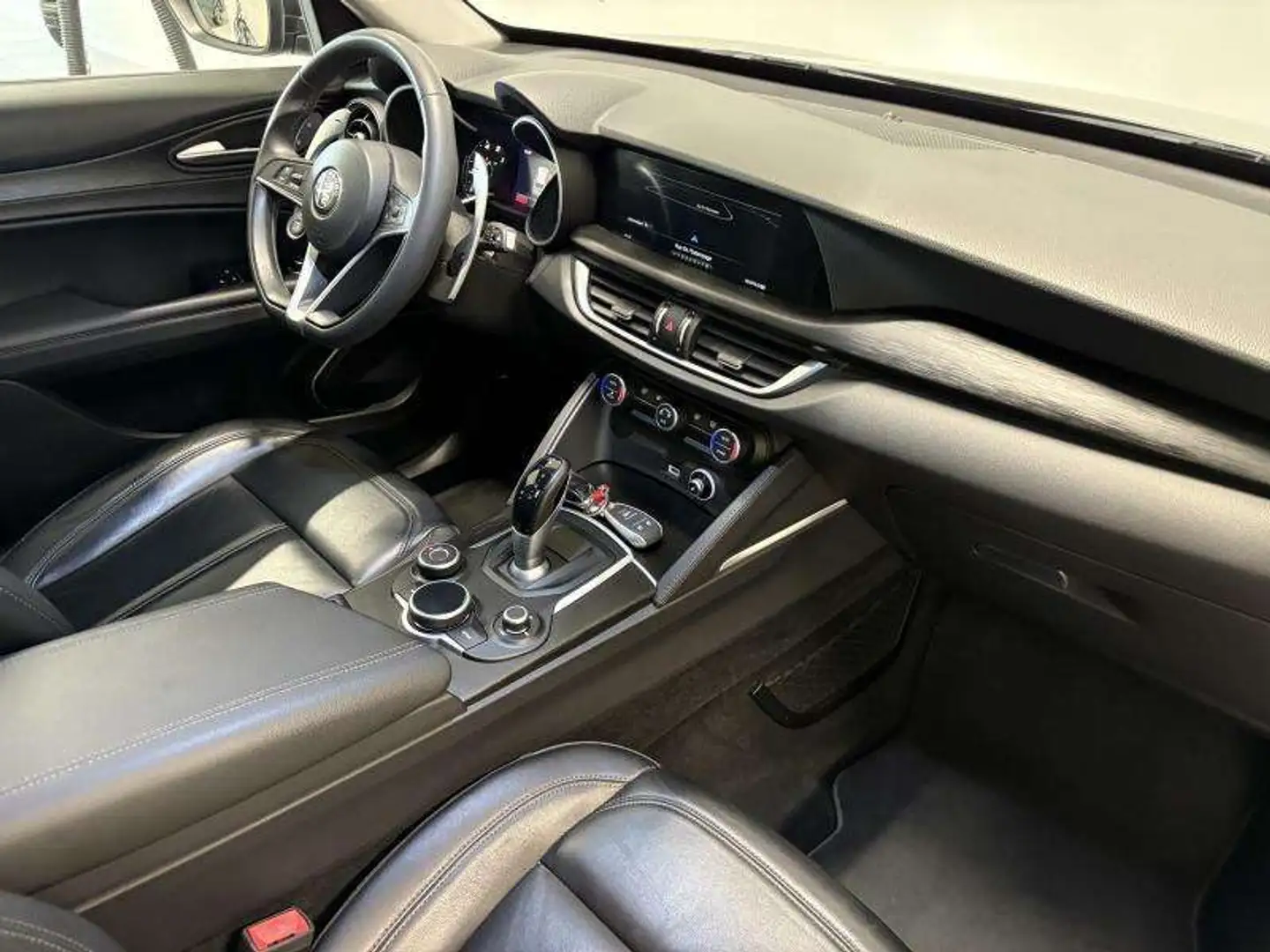 Alfa Romeo Stelvio B-Tech Gris - 2