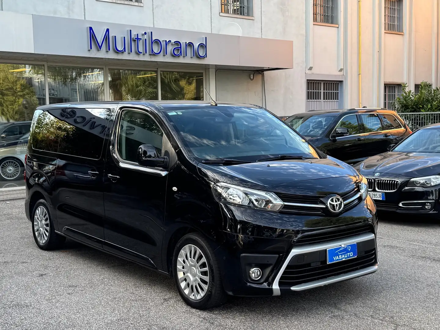 Toyota Proace Proace Verso 2.0D 150 CV L1 D Luxury Schwarz - 1