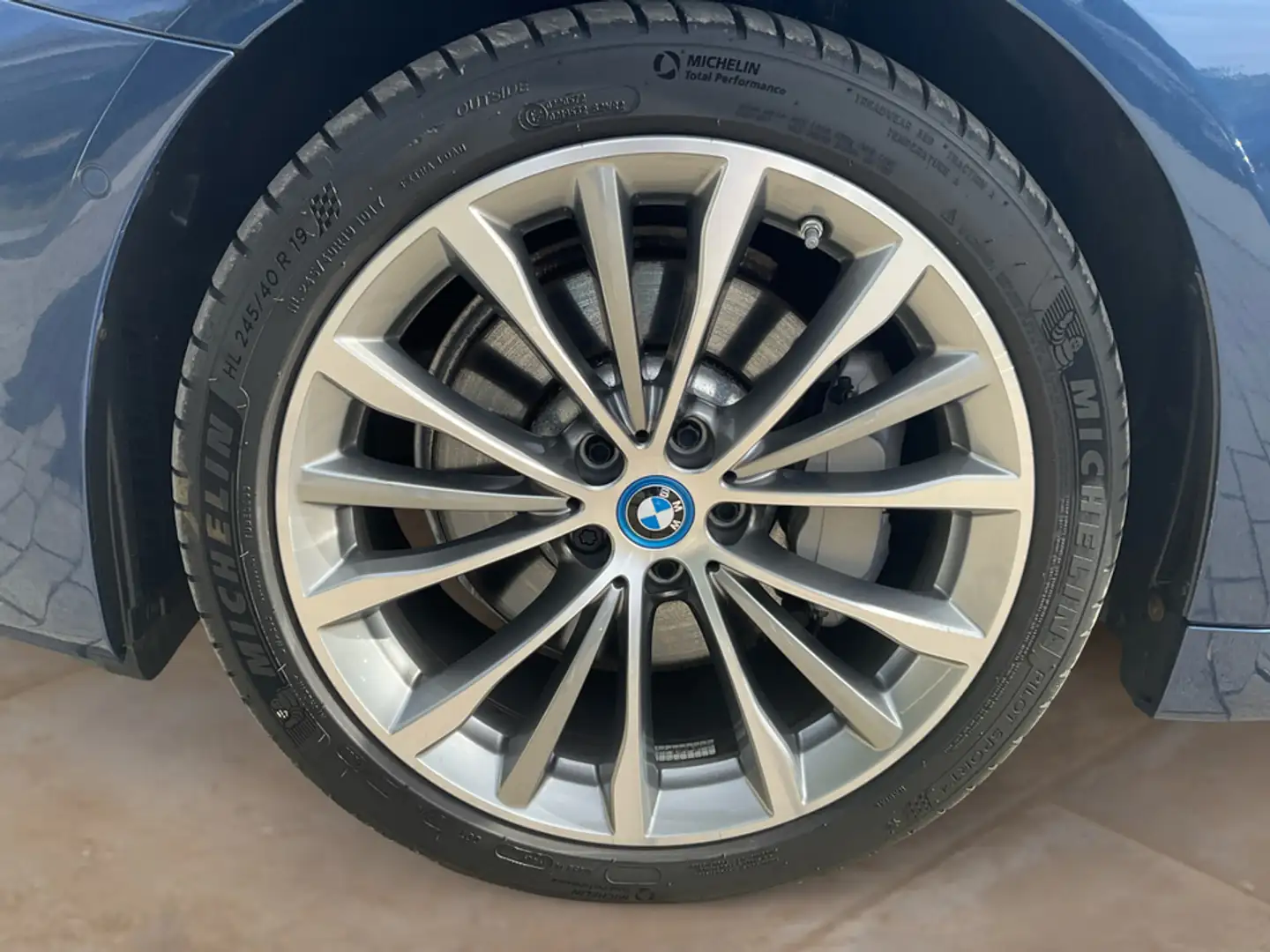 BMW 530 e xDrive Touring Aut. Luxury Line Blau - 2