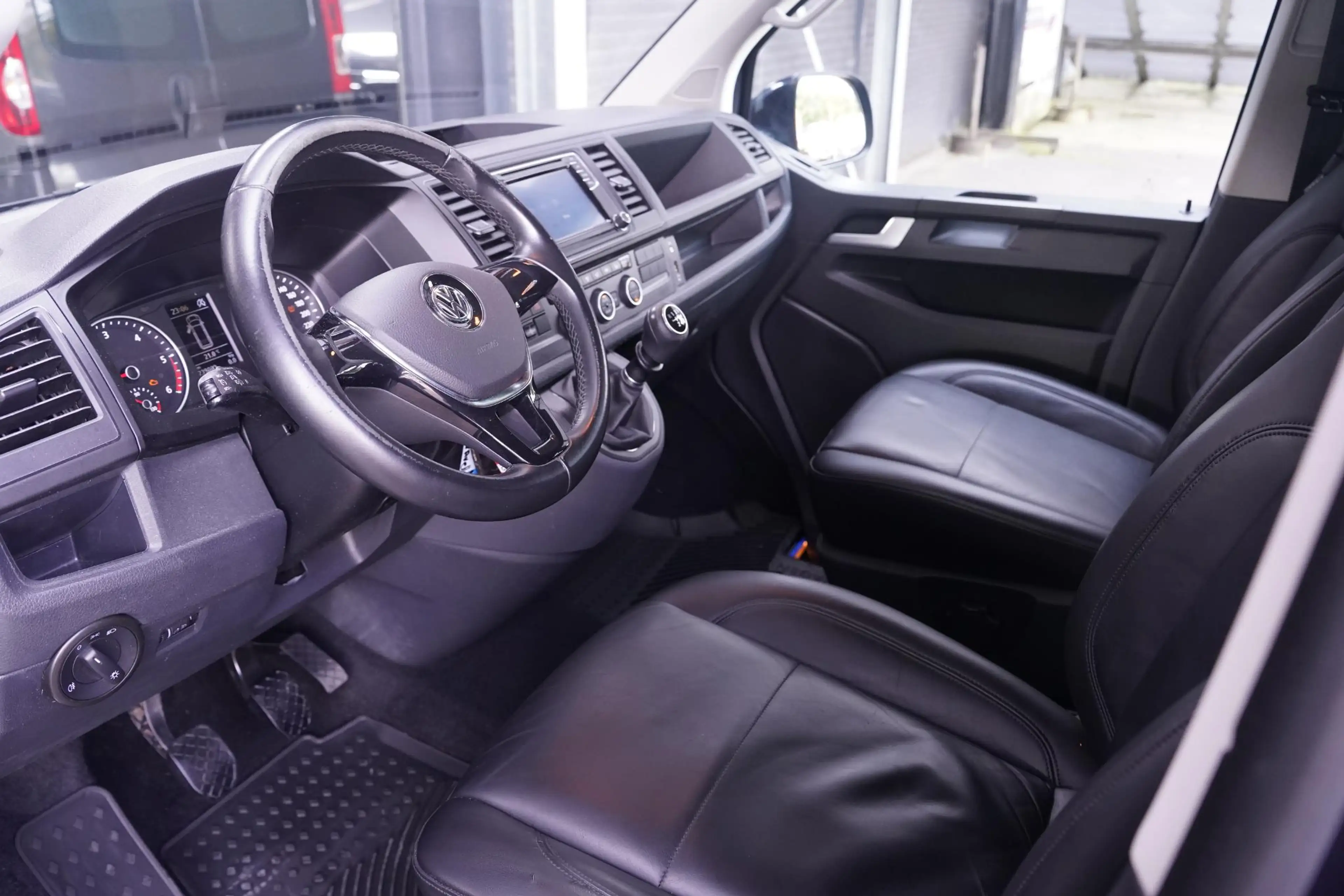 Volkswagen Transporter 2.0 TDI 150 pk Dubbel Cabine Airco, Leder Zwart Cr — photo 22