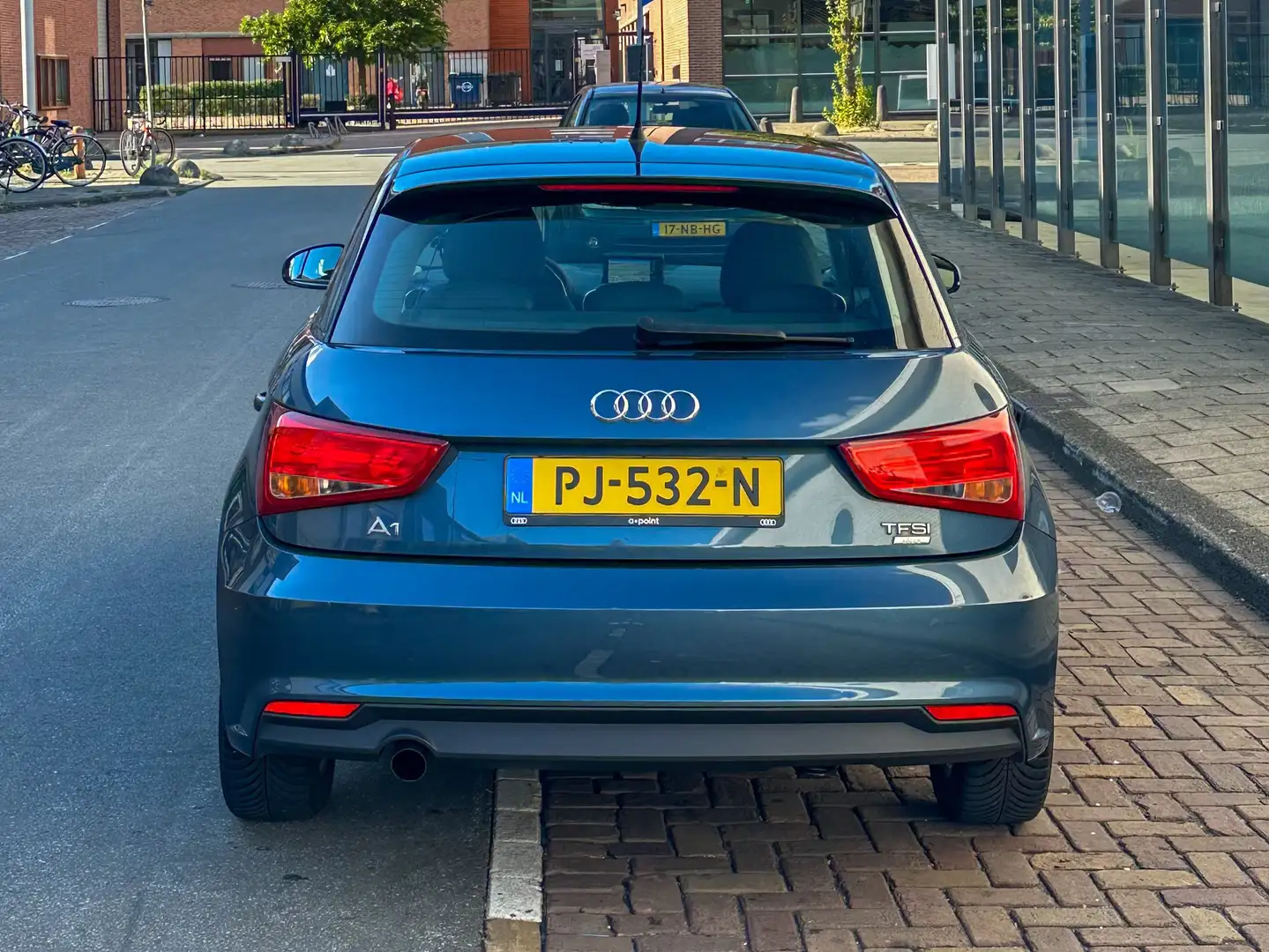 Audi A1 A1 1.0 TFSI Blauw - 2
