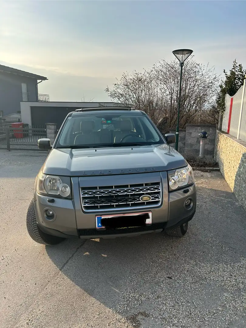 Land Rover Freelander 2,2 Td4 S Grau - 2