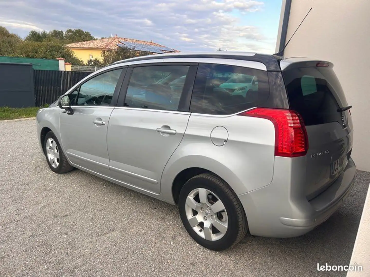Peugeot 5008 1.6 hdi 112ch Family Plateado - 2